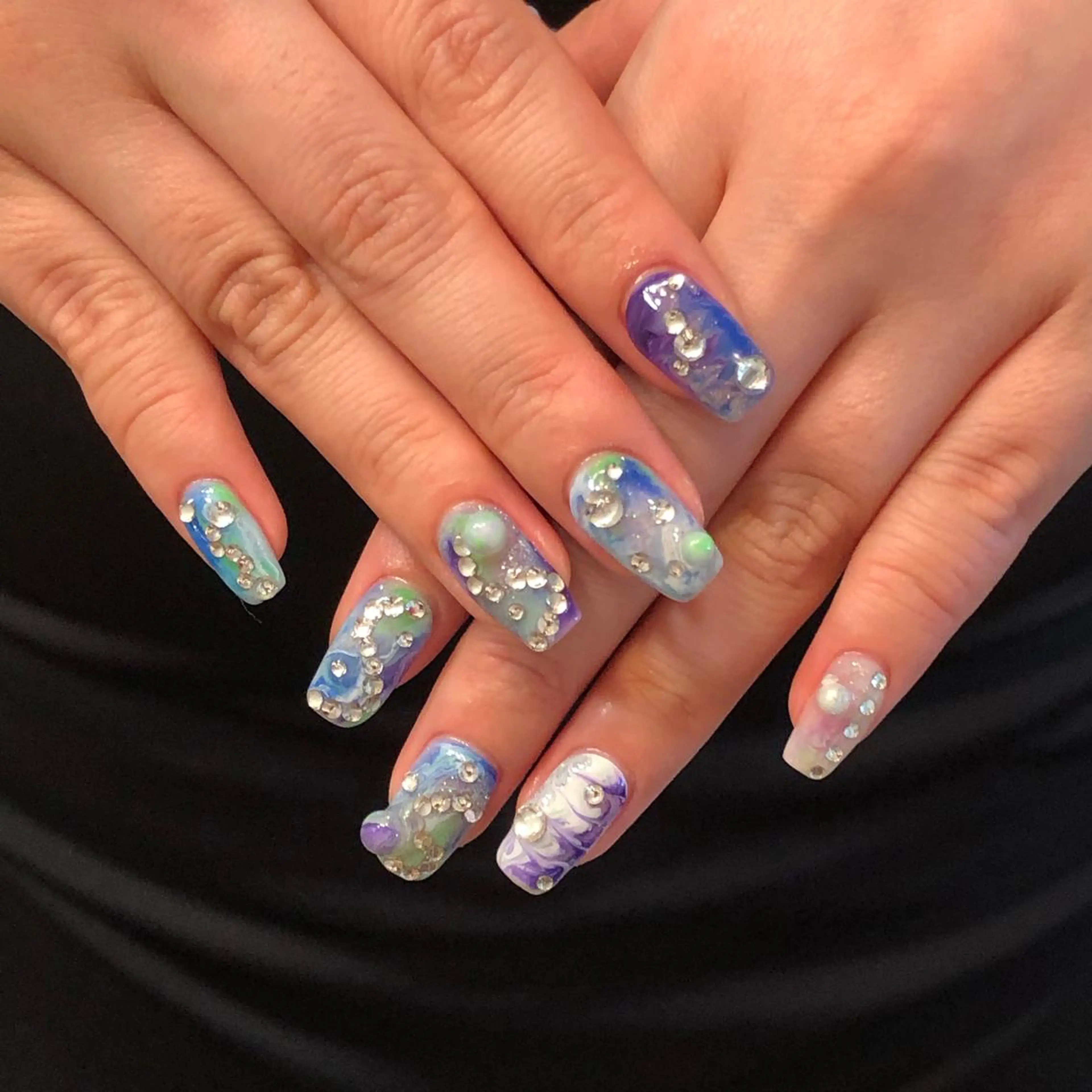 ネイル ハンドネイル フットネイル ハンドケア Nes.Nail所属・Miyagi Asamiのネイルデザイン
