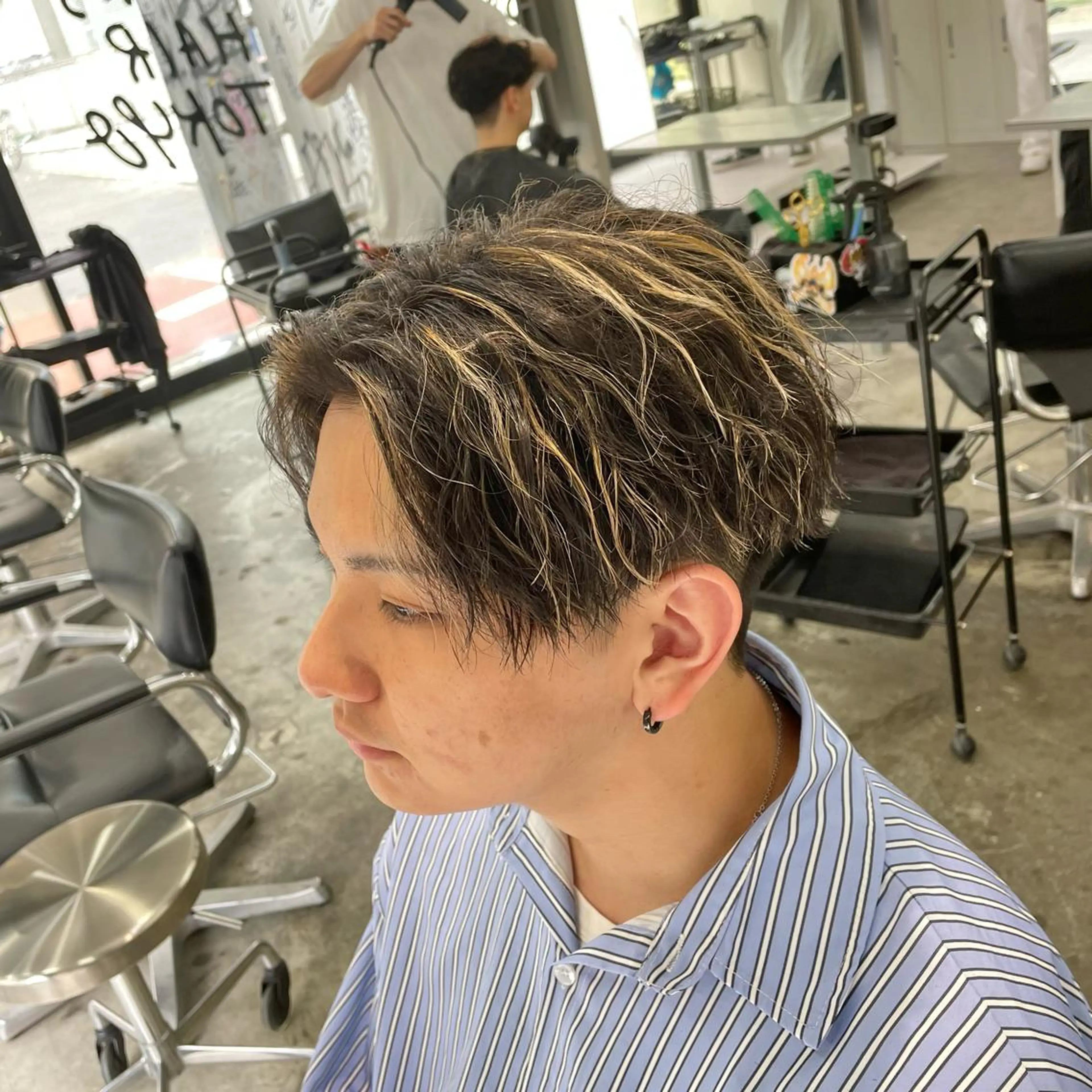ショート カラー パーマ メンズ メンズハイライト メンズパーマ ハイライトカラー ハイライト カット ヘアカラー パーマ メンズ特化美容師/ 藤戸 椋のヘアスタイル