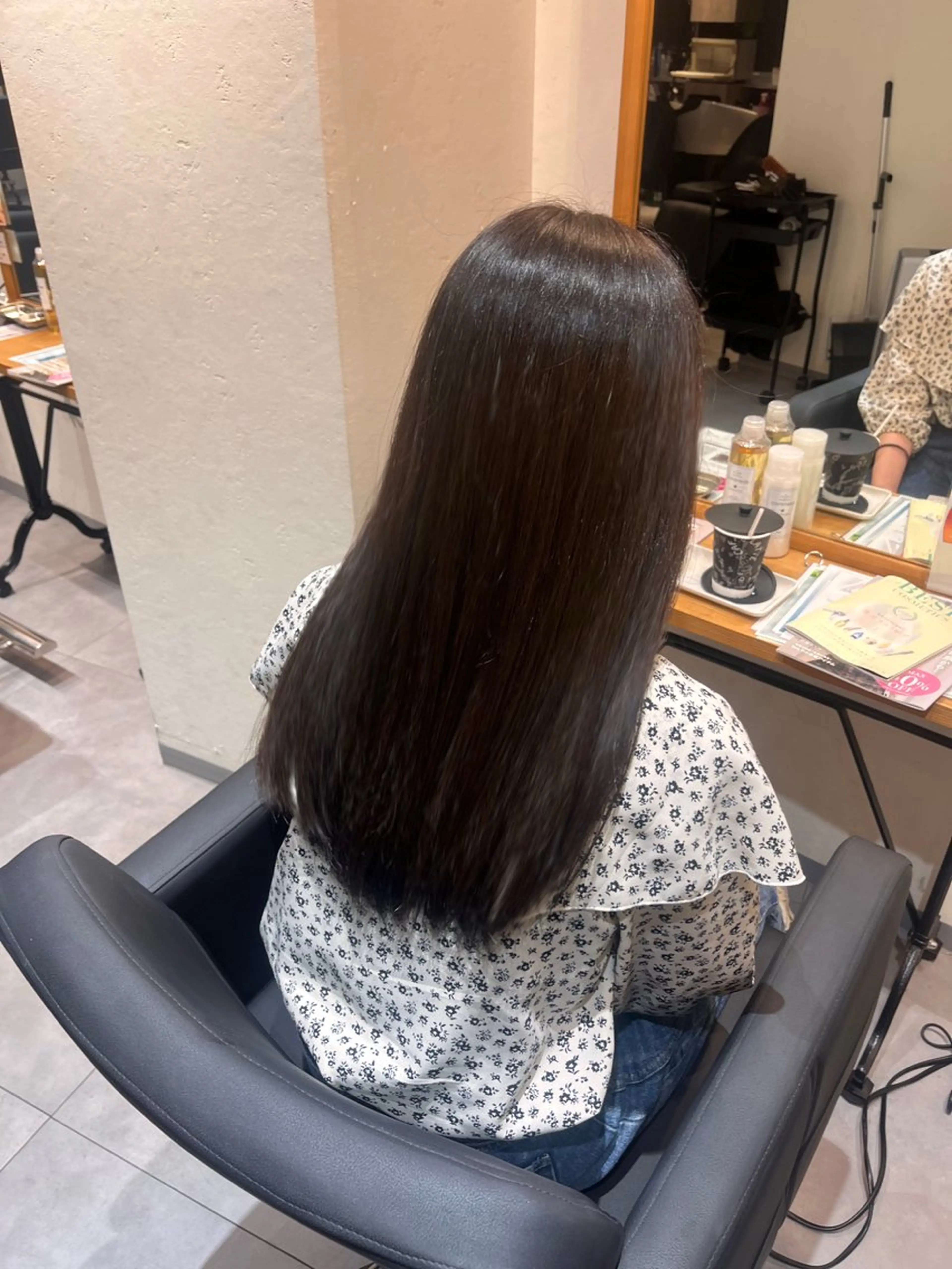 ロング ヘアカラー 黒島 陽菜のヘアスタイル