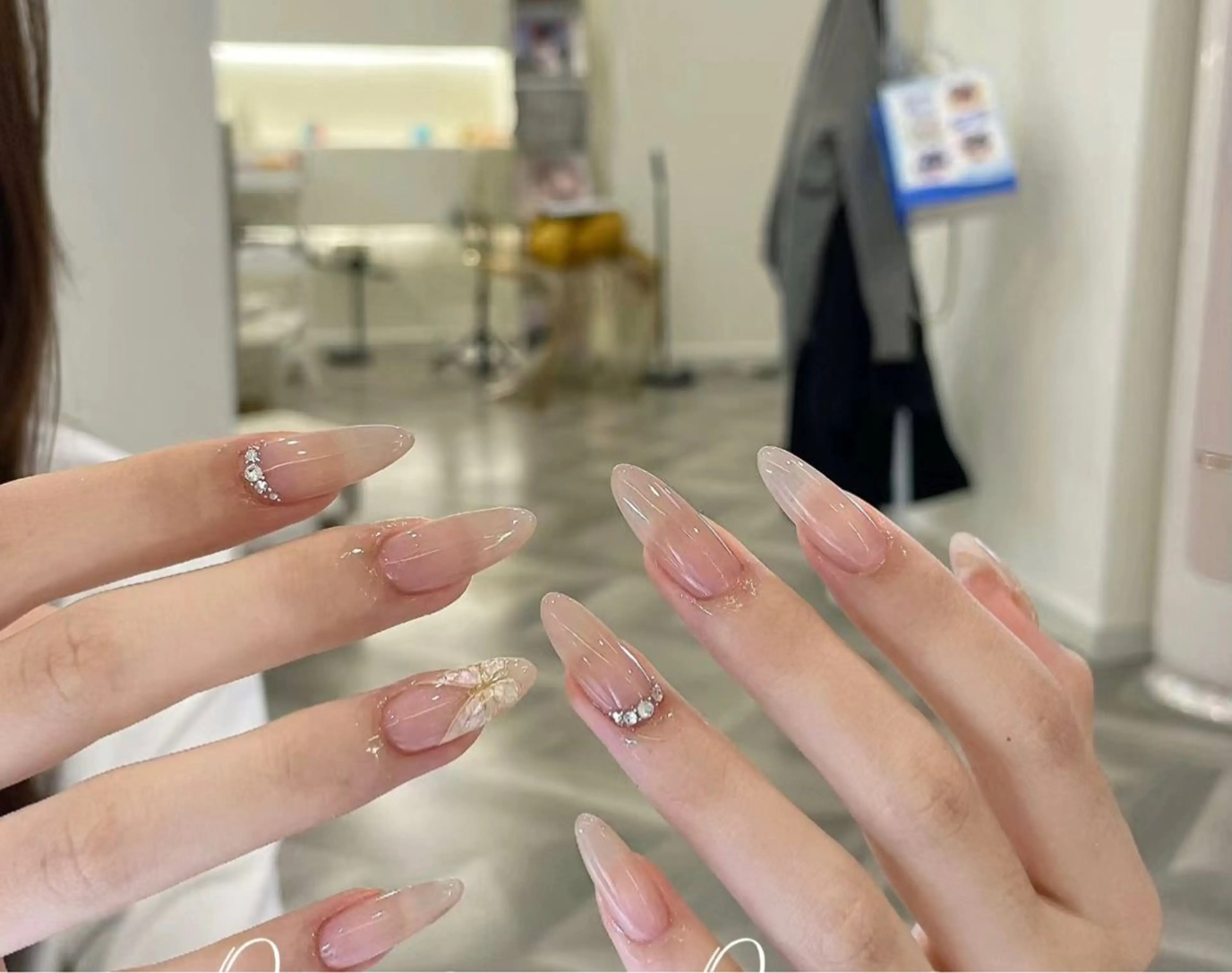 ネイル ジェルネイル ハート 韓国ネイル ニュアンスネイル パラジェル Niko nailサロンのネイルデザイン