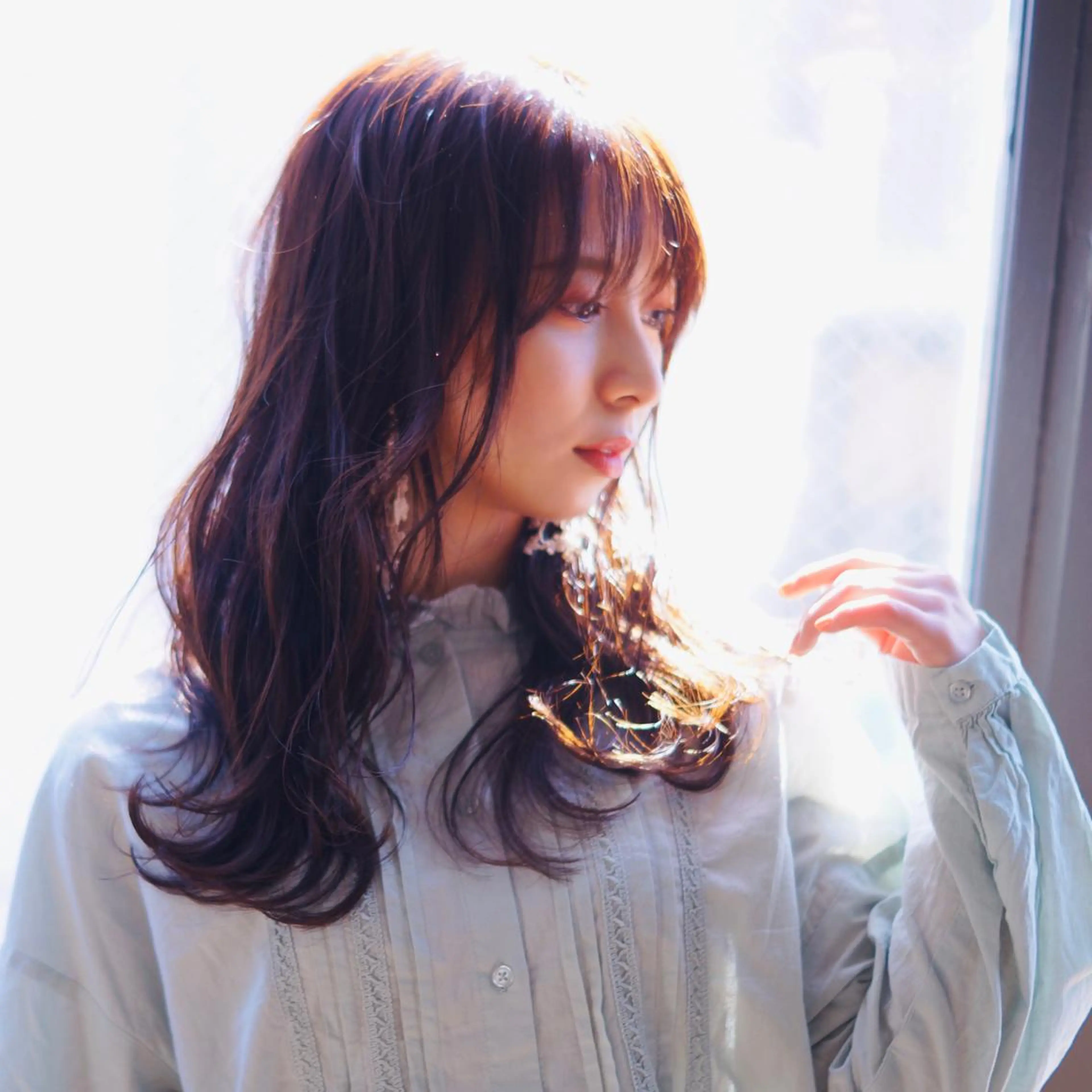 ロング アッシュ 外国人風カラー ハイライト 髪質改善 韓国風ヘア hoNua. 栄/透明感カラーのヘアスタイル