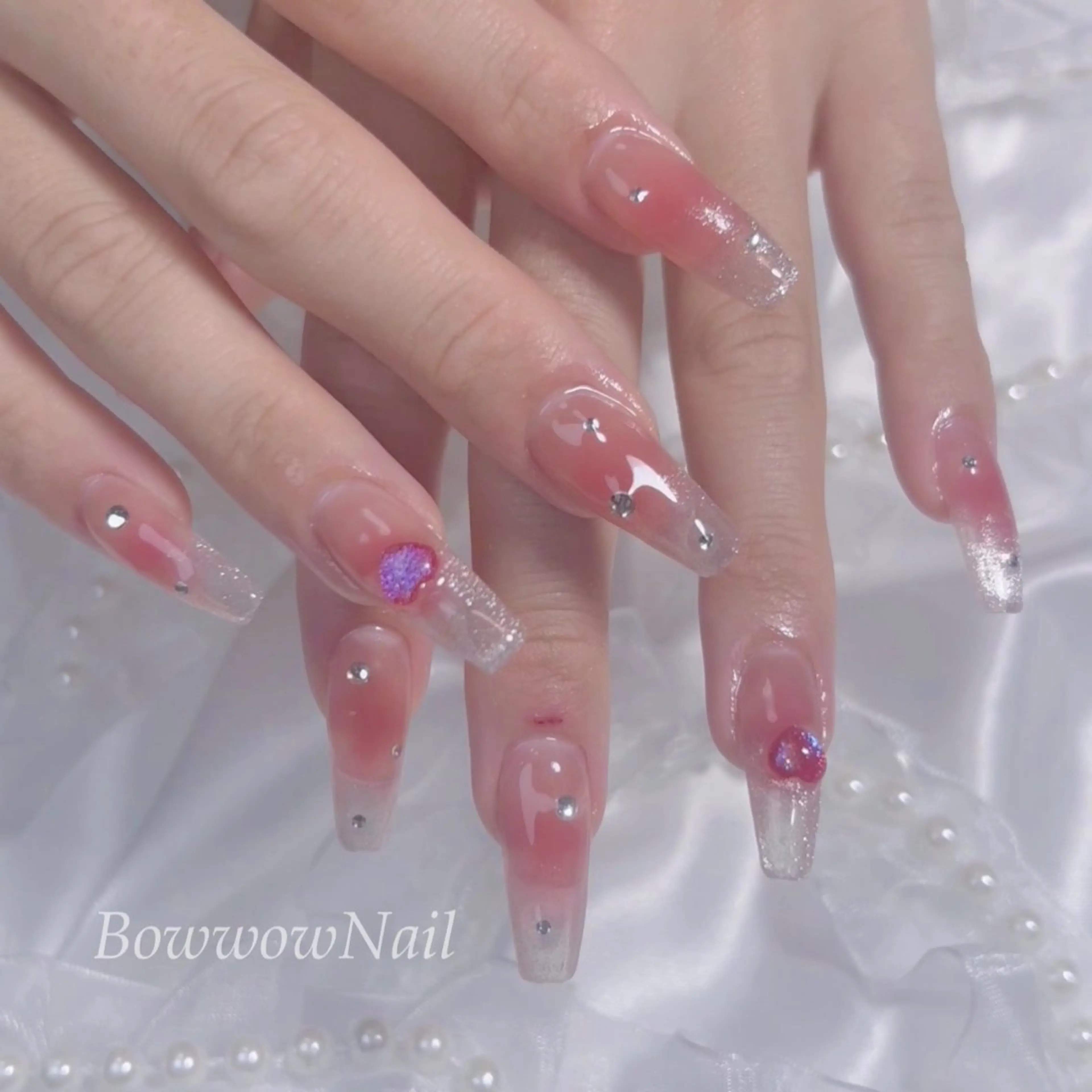 ネイル チークネイル 韓国ネイル マグネットネイル ピンク シンプルネイル ハンドネイル Bow wow Nail さや🧸のネイルデザイン