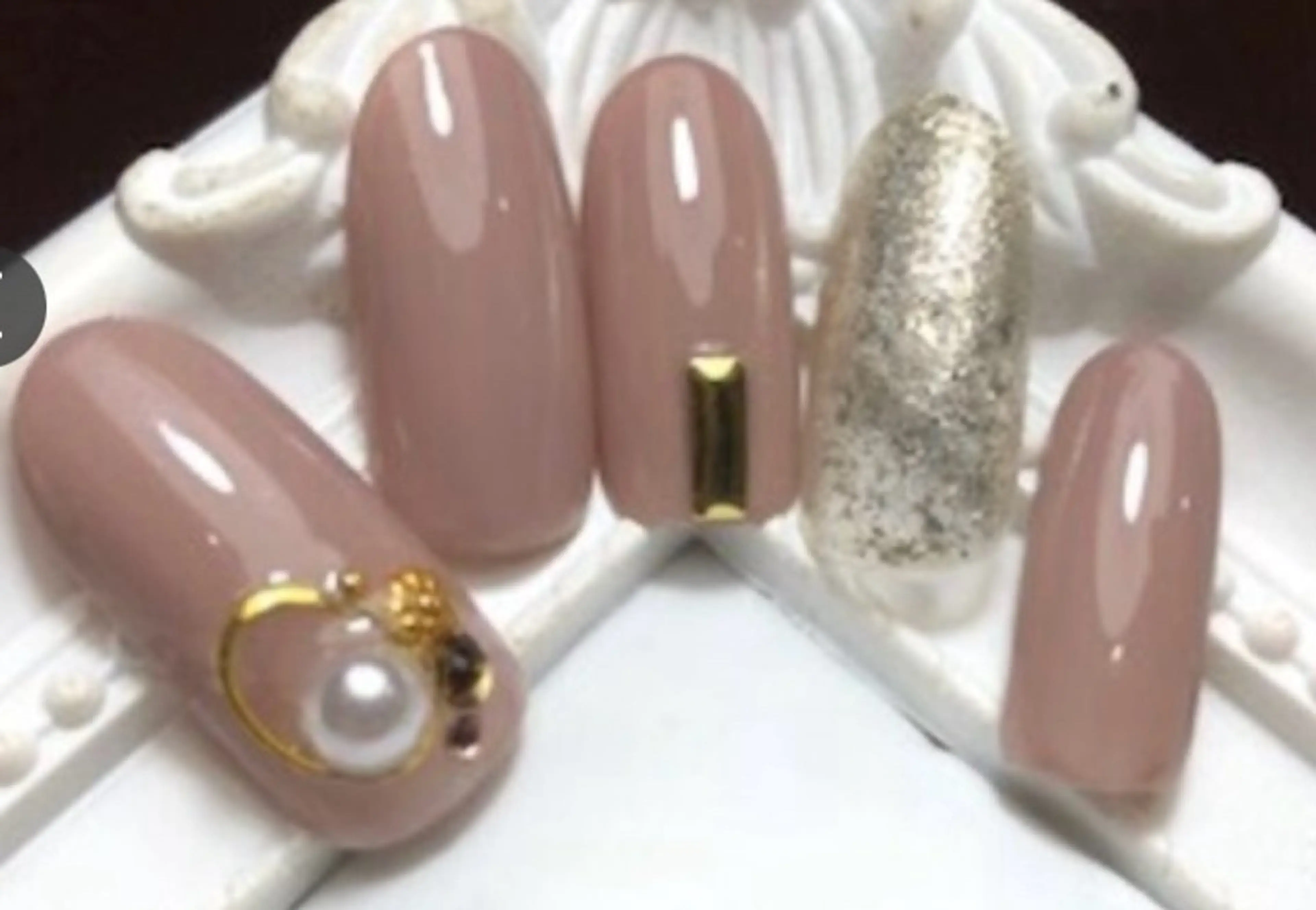 ネイル Nest 岩崎のネイルデザイン