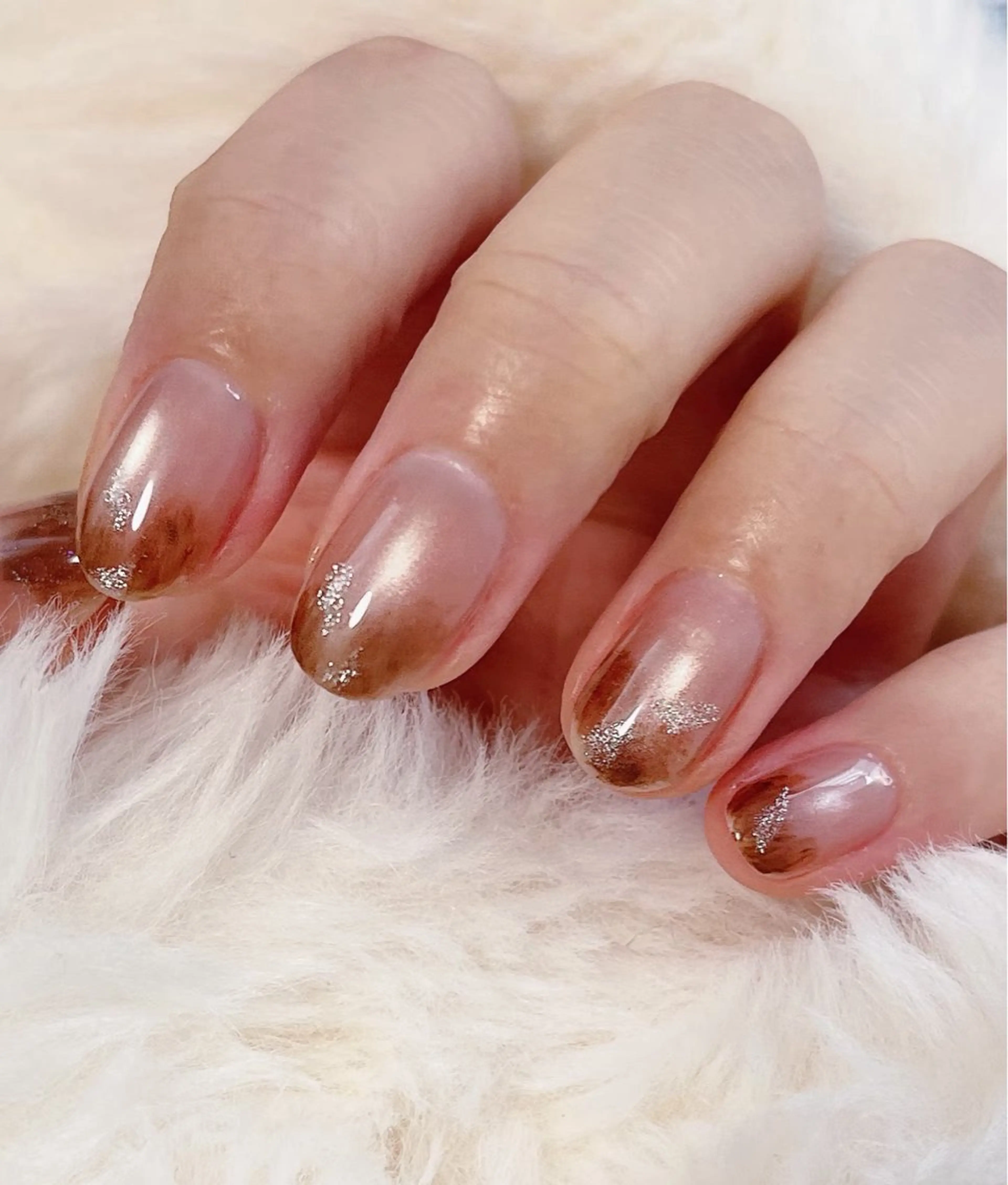 ネイル ガーリー 韓国ネイル マグネットネイル ニュアンスネイル ワンホンネイル ハンドネイル haku mioのネイルデザイン