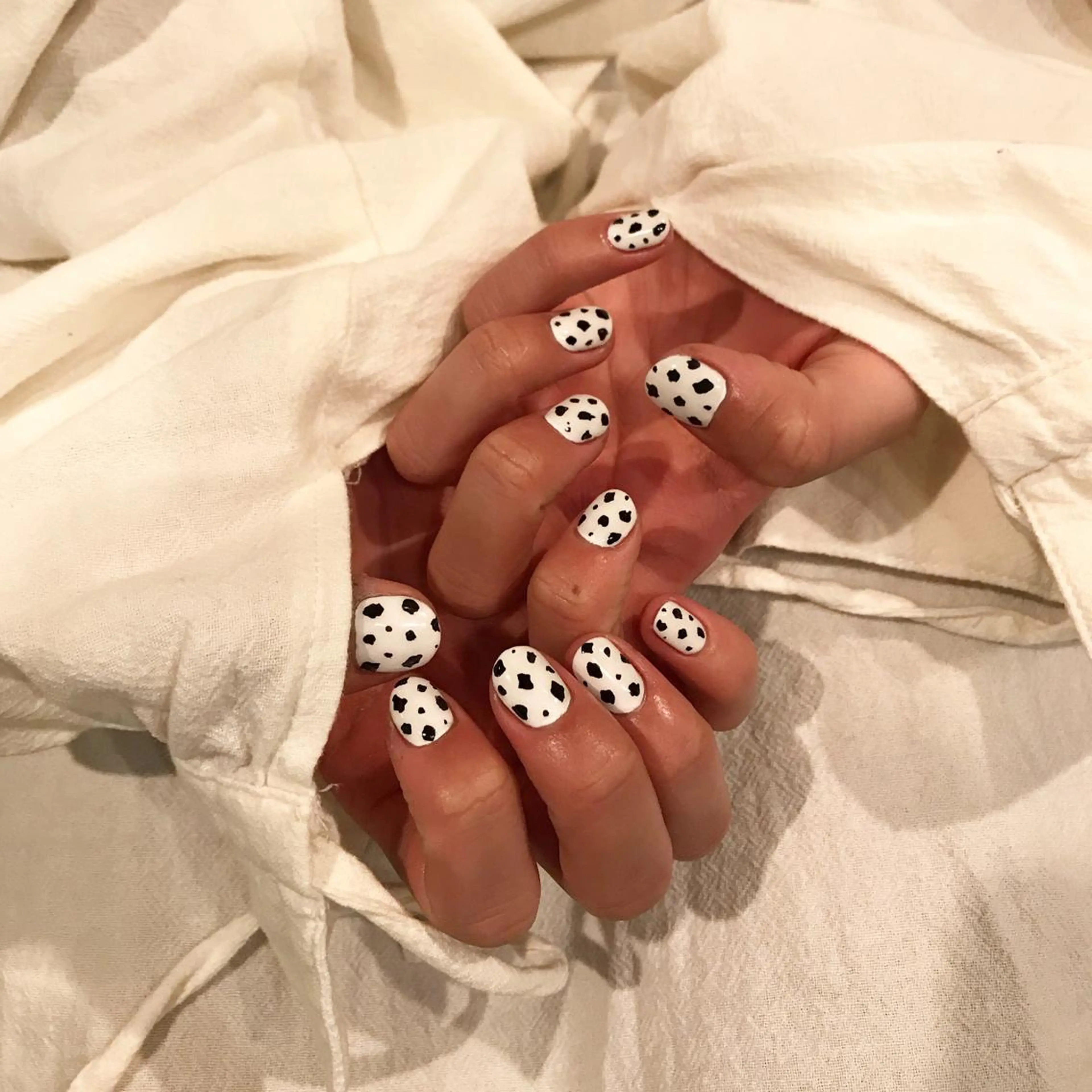 ネイル キラキラ オメメのネイルデザイン