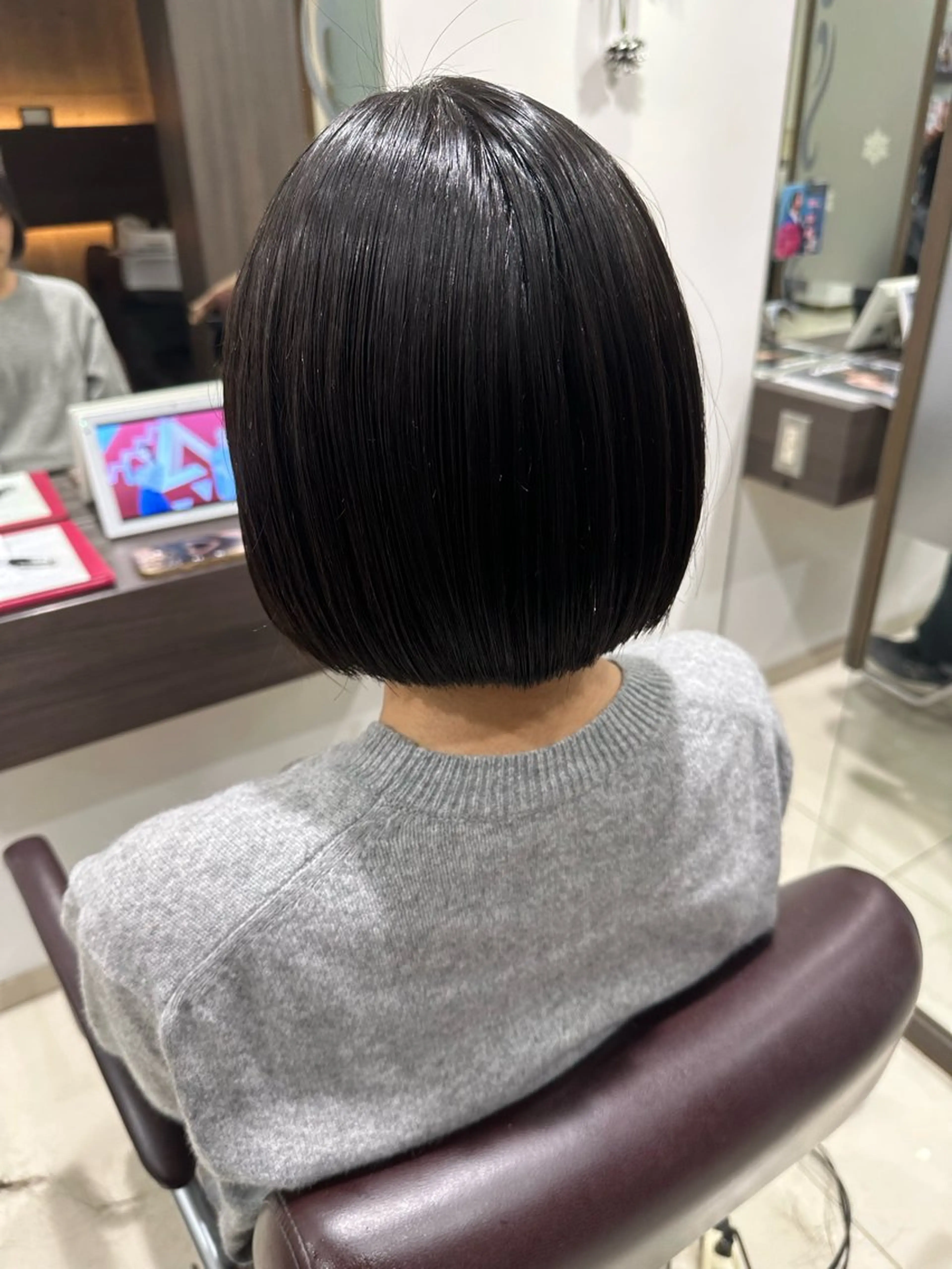 ショート ボブ 縮毛矯正 カット 縮毛矯正 ハイトーン/艶カラー /透明感カラー/みなのヘアスタイル