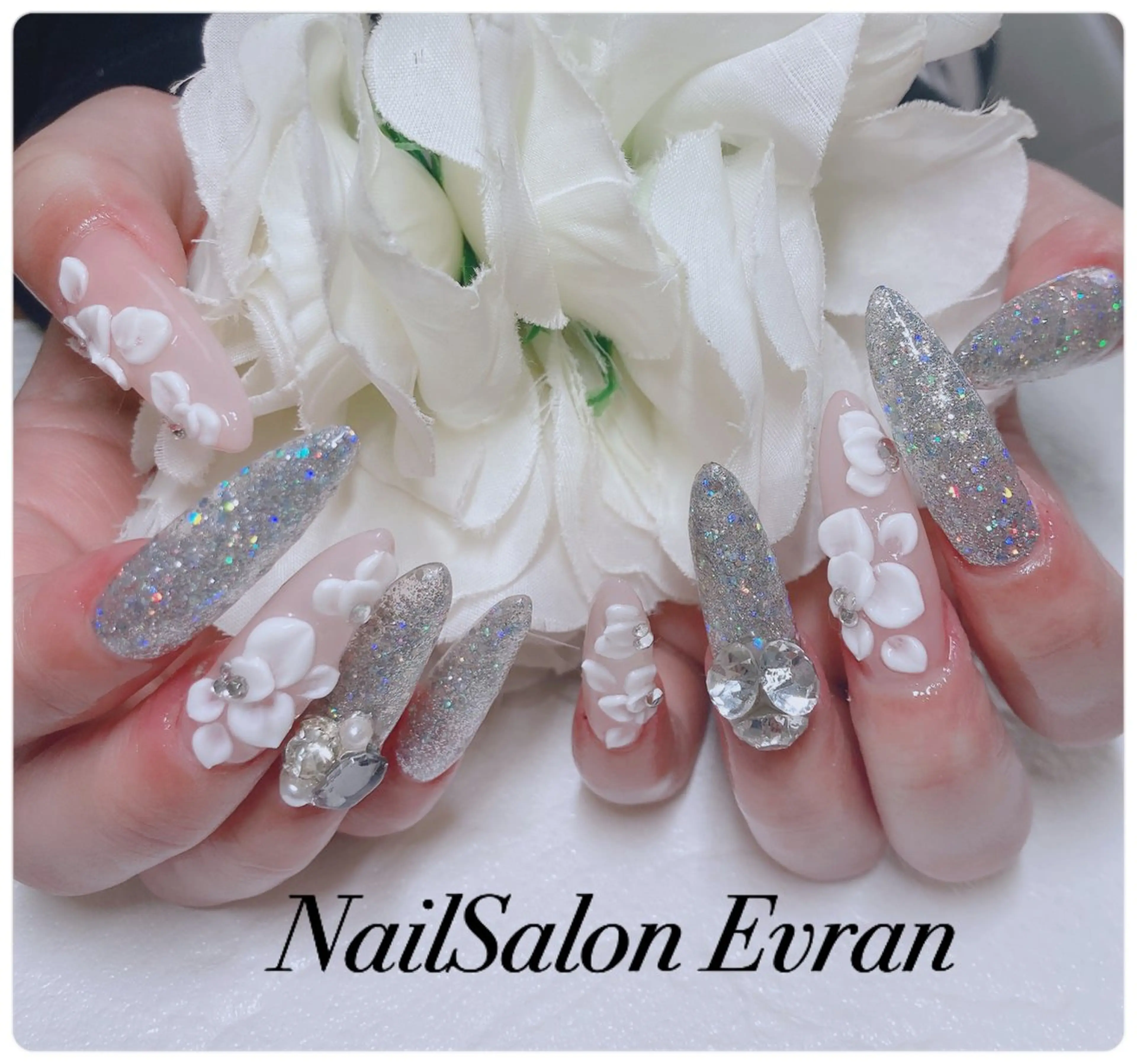 ネイル アートネイル フレンチネイル マグネットネイル 持ち込み ニュアンスネイル ハンドネイル Nail salon Evranのネイルデザイン
