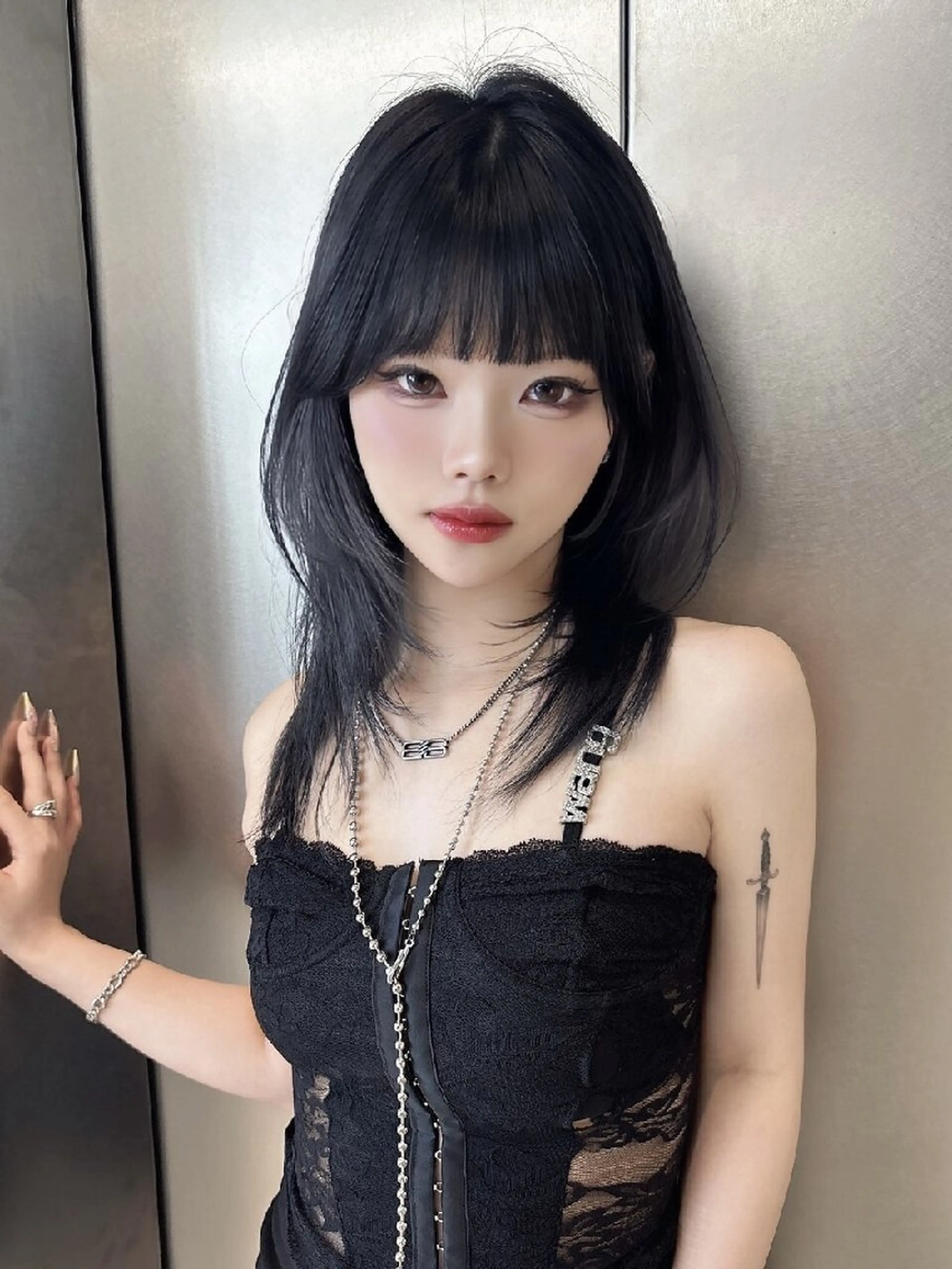 カラー セミロング カット ヘアカラー トリートメント Lond Roleのヘアスタイル