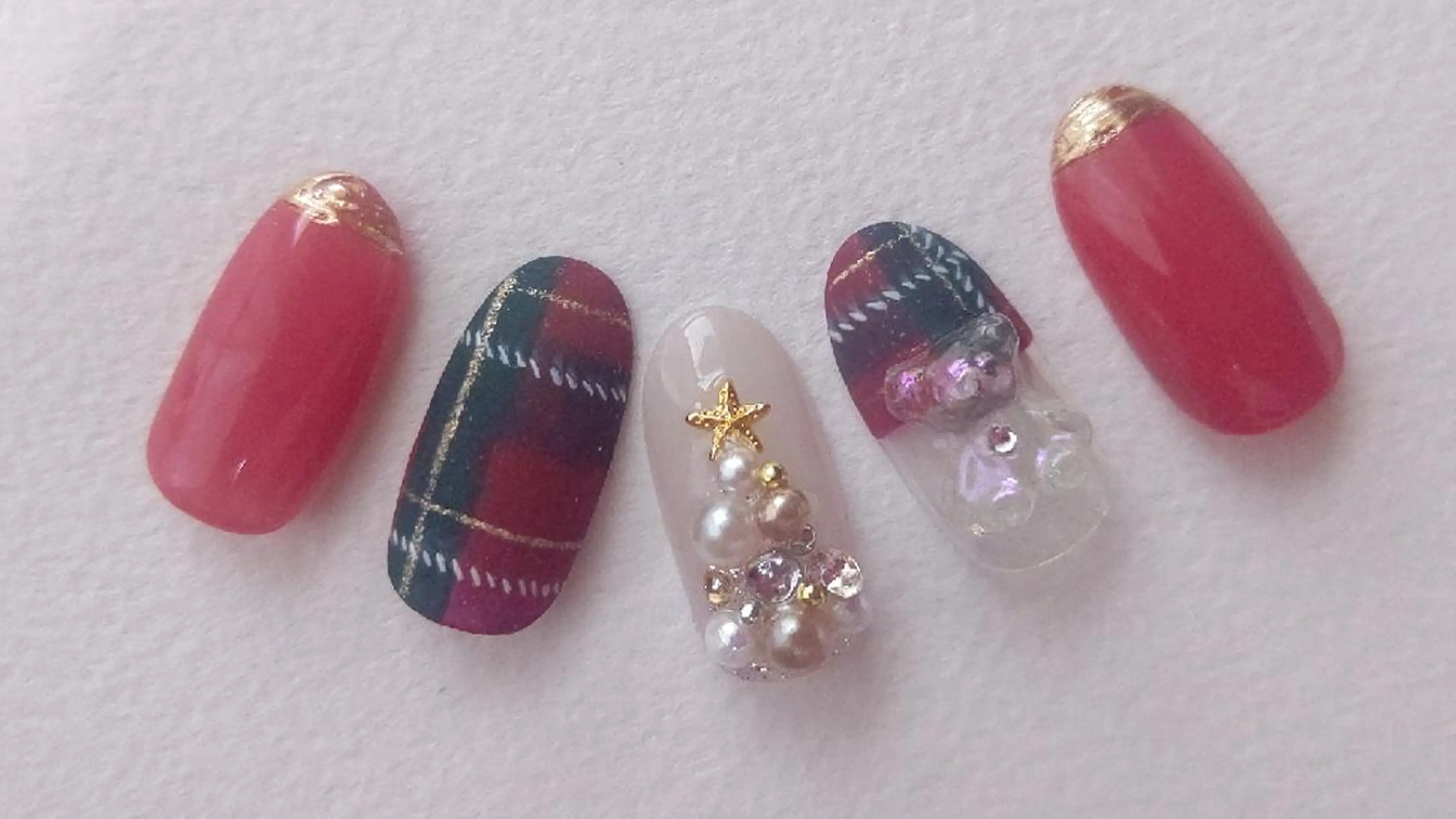 ネイル ラヴィアン ローズのネイルデザイン