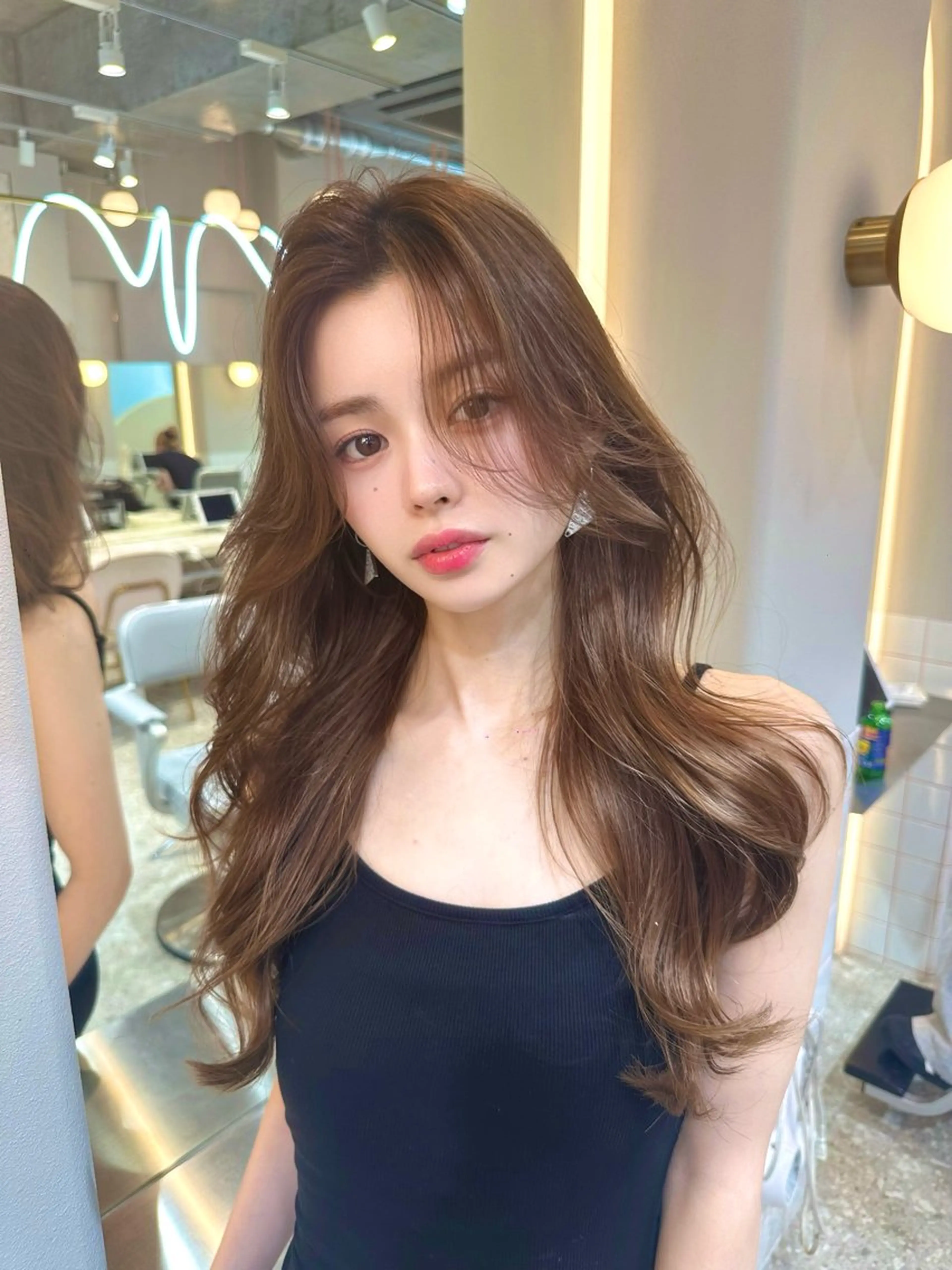 ロング カラー カット ヘアカラー トリートメント ヘアセット 韓国レイヤー/透明感 カラー/髪質改善角所のヘアスタイル