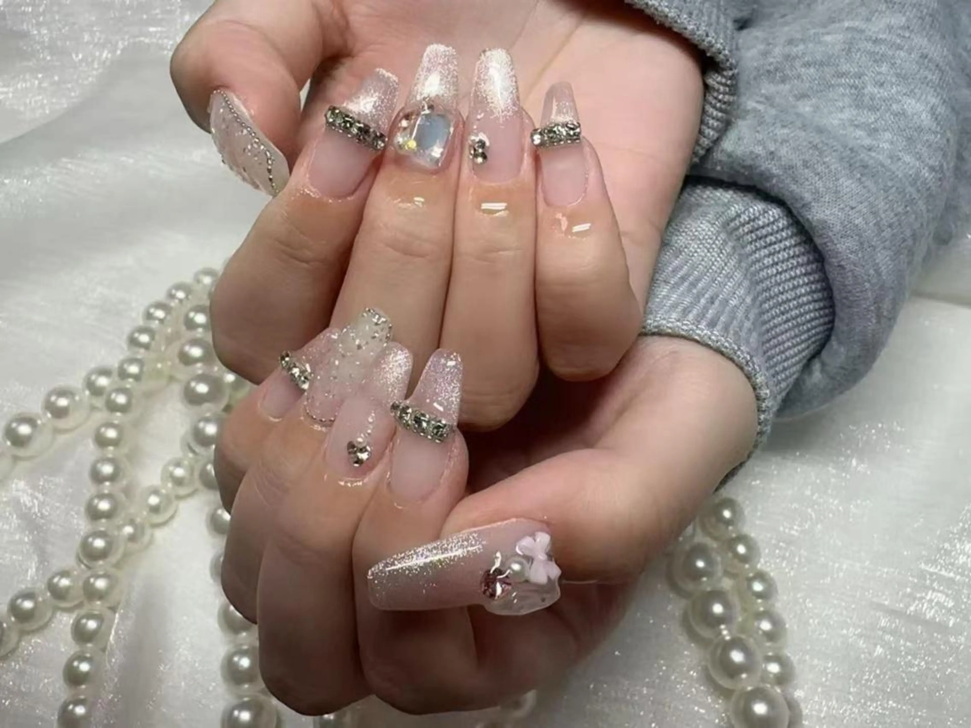 ネイル フレンチネイル マグネットネイル マグネットフレンチ 春ネイル NANAKO 🌼のネイルデザイン