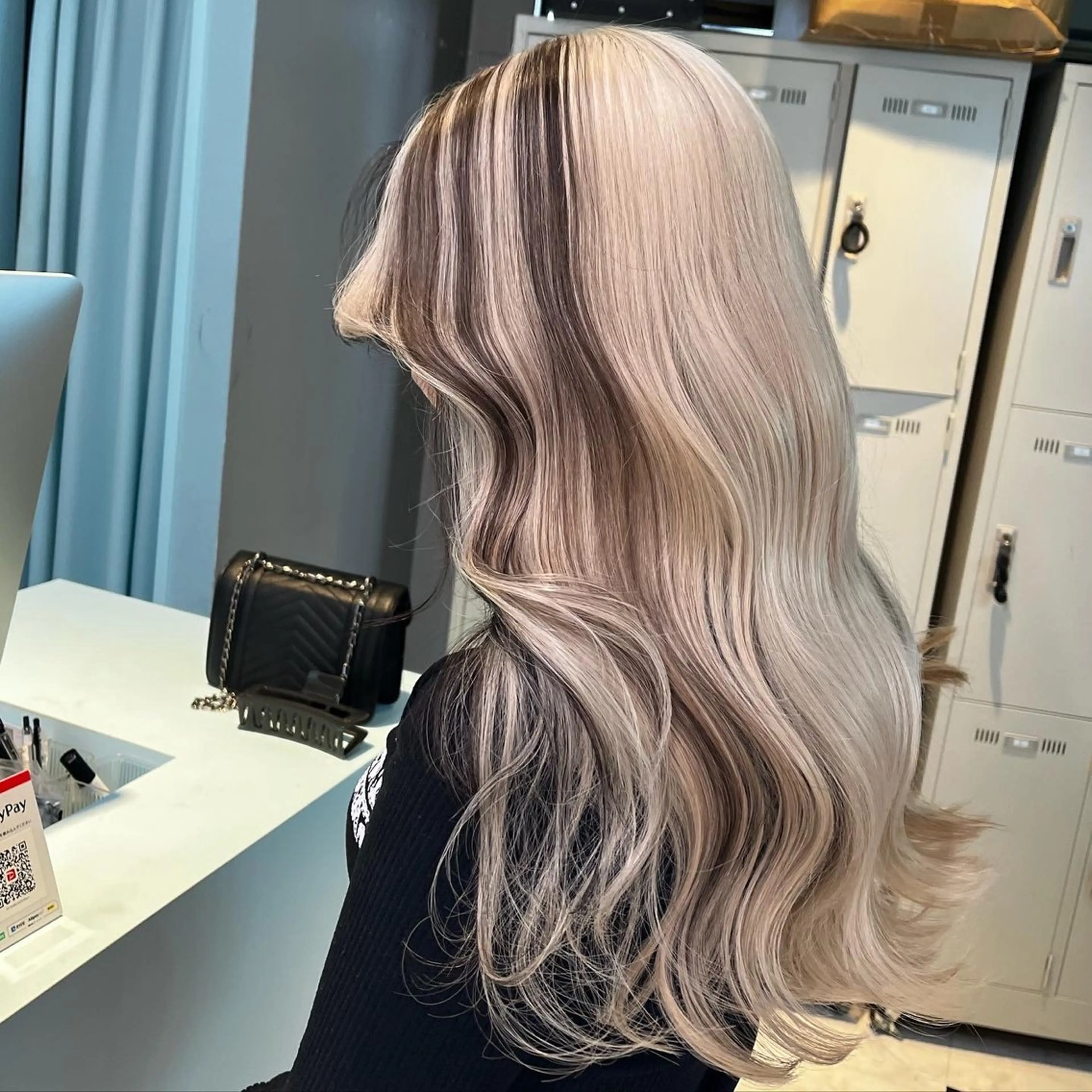 セミロング カラー ブロンド ブラウンカラー ホワイトブロンド ブリーチカラー 🩵MIZUKIのヘアスタイル
