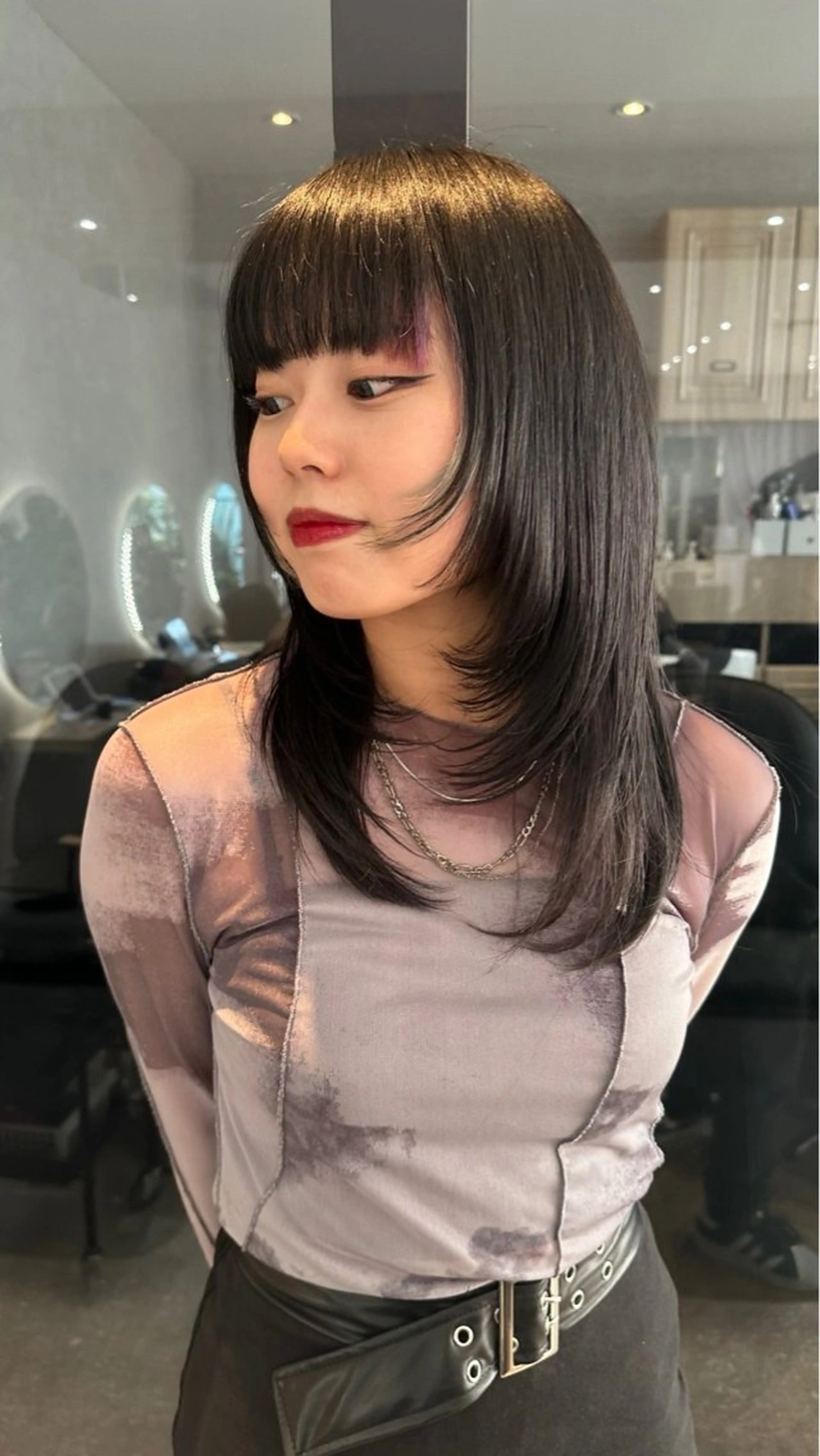 セミロング アッシュ ボブ くびれヘア ハッシュカット 髪質改善 韓国ハッシュカット✨ レイヤーカット🍒のヘアスタイル
