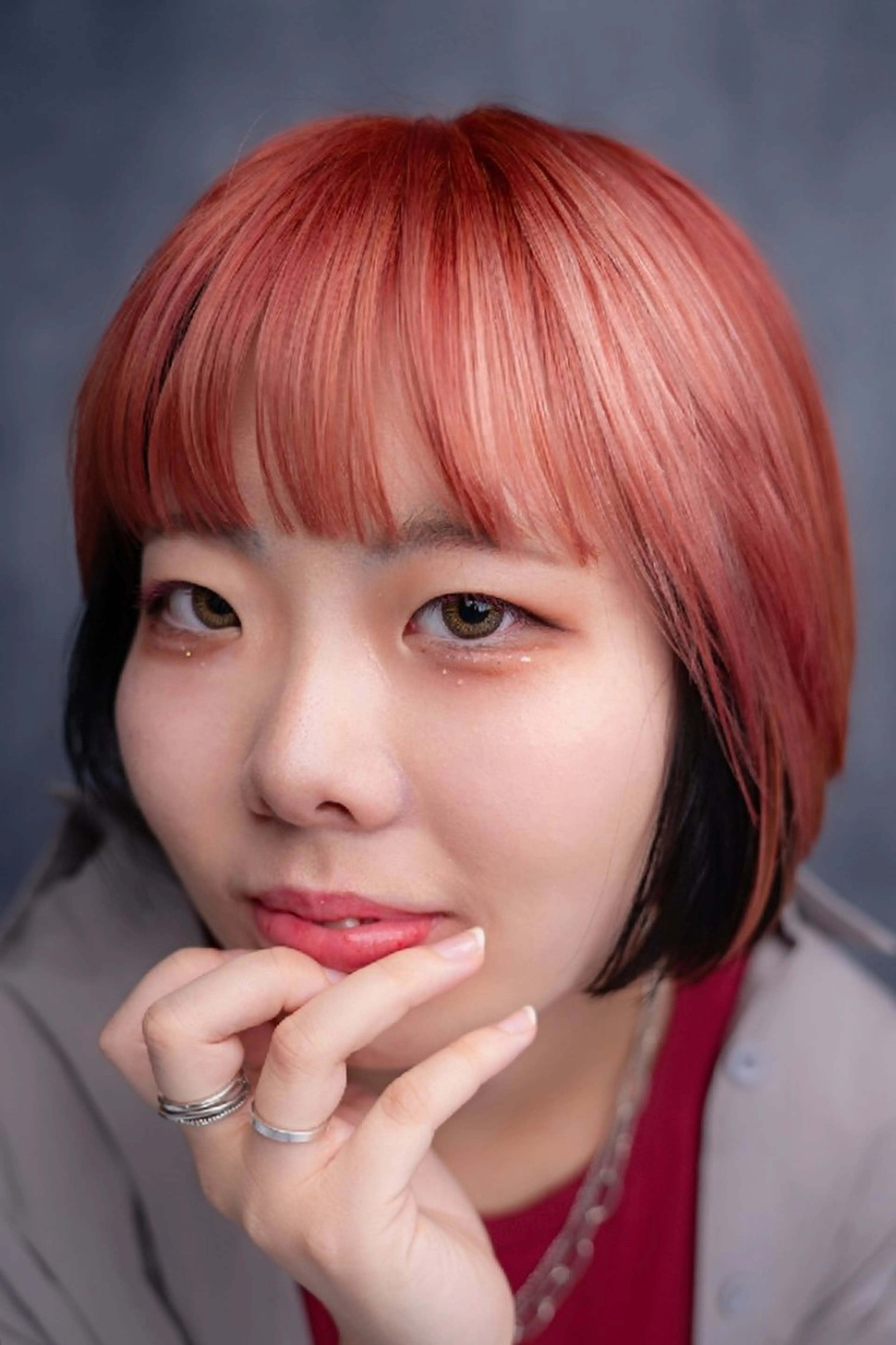 ショート カラー バレイヤージュ ブリーチ イヤリングカラー グラデーションカラー グレージュ Loop for hair所属・松尾 泰伸のヘアスタイル