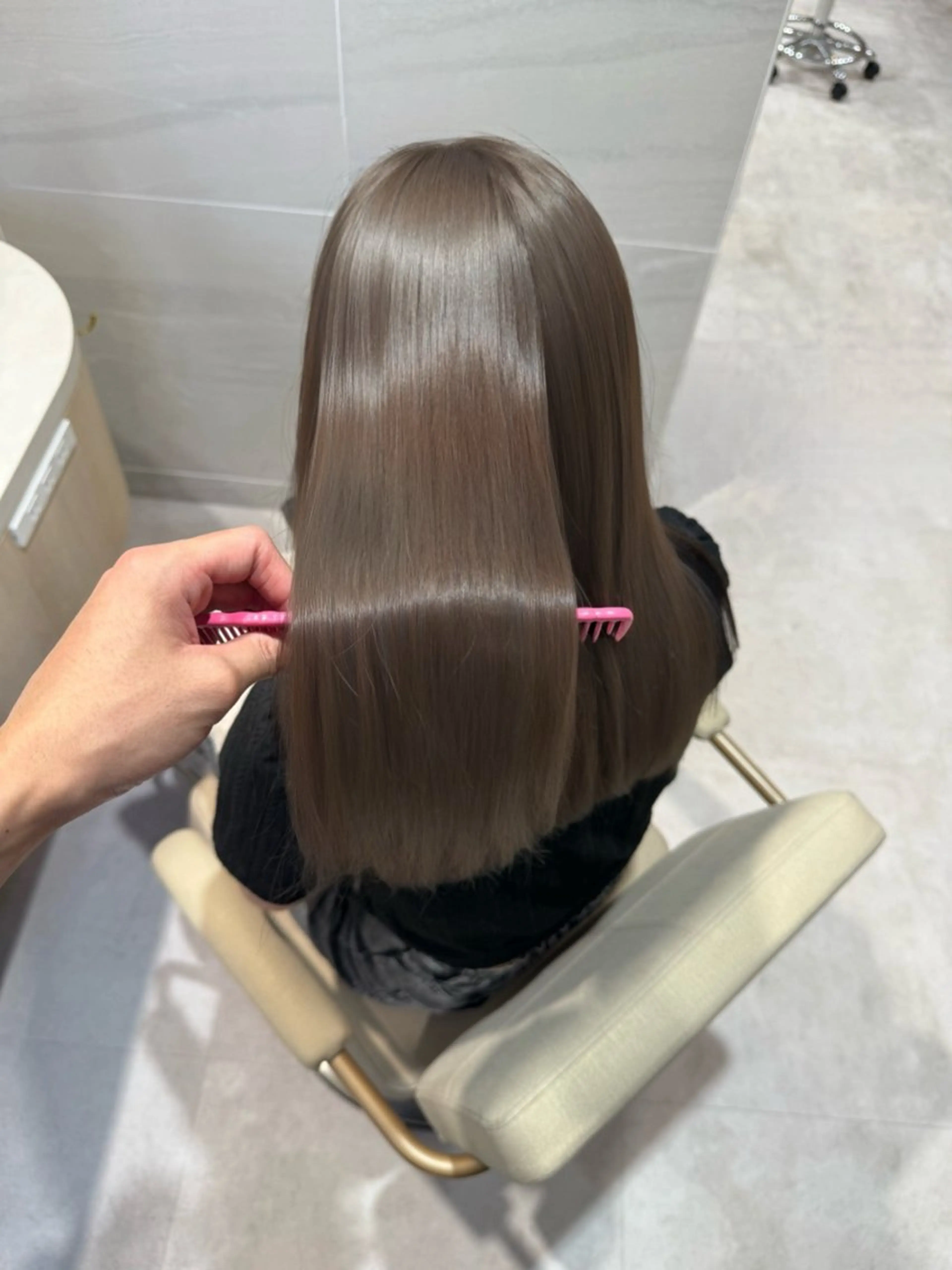 ロング カラー ベージュカラー イルミナカラー シアーベージュ 縮毛矯正 カット ヘアカラー 縮毛矯正 トリートメント 透明感カラー🌿 グレージュ🐺陽介のヘアスタイル