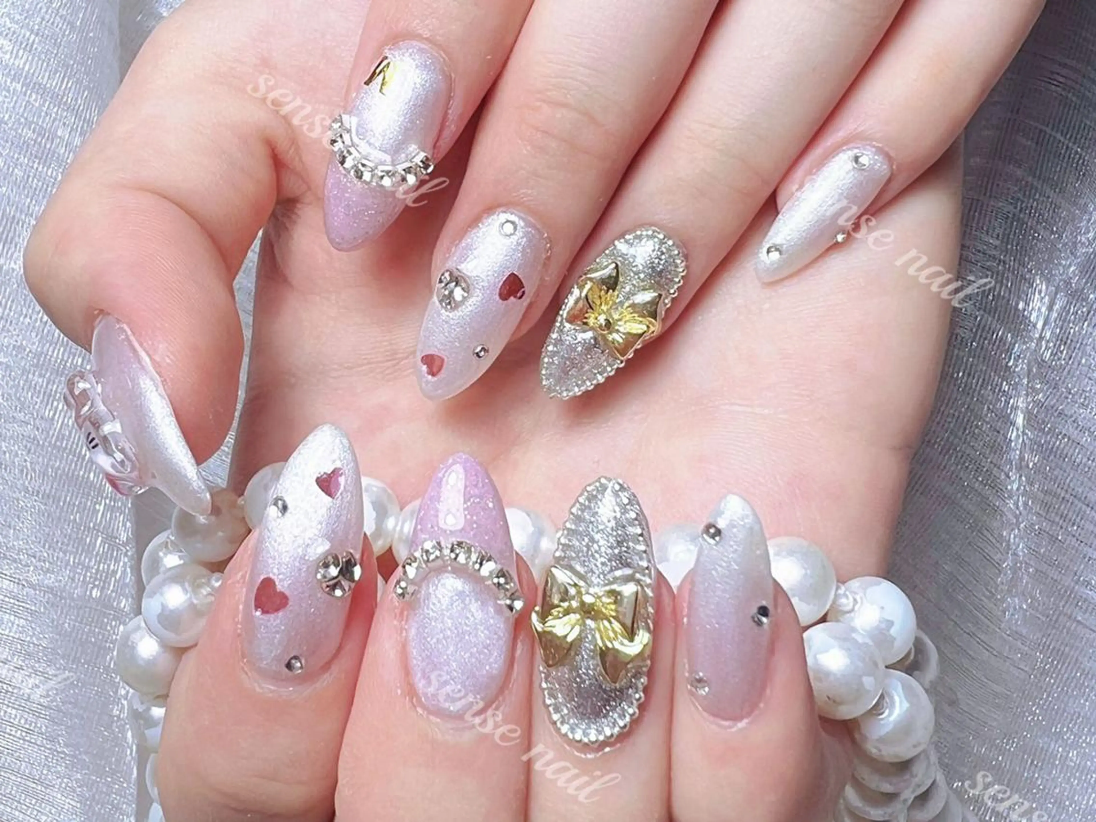 ネイル Queening 🦋のネイルデザイン