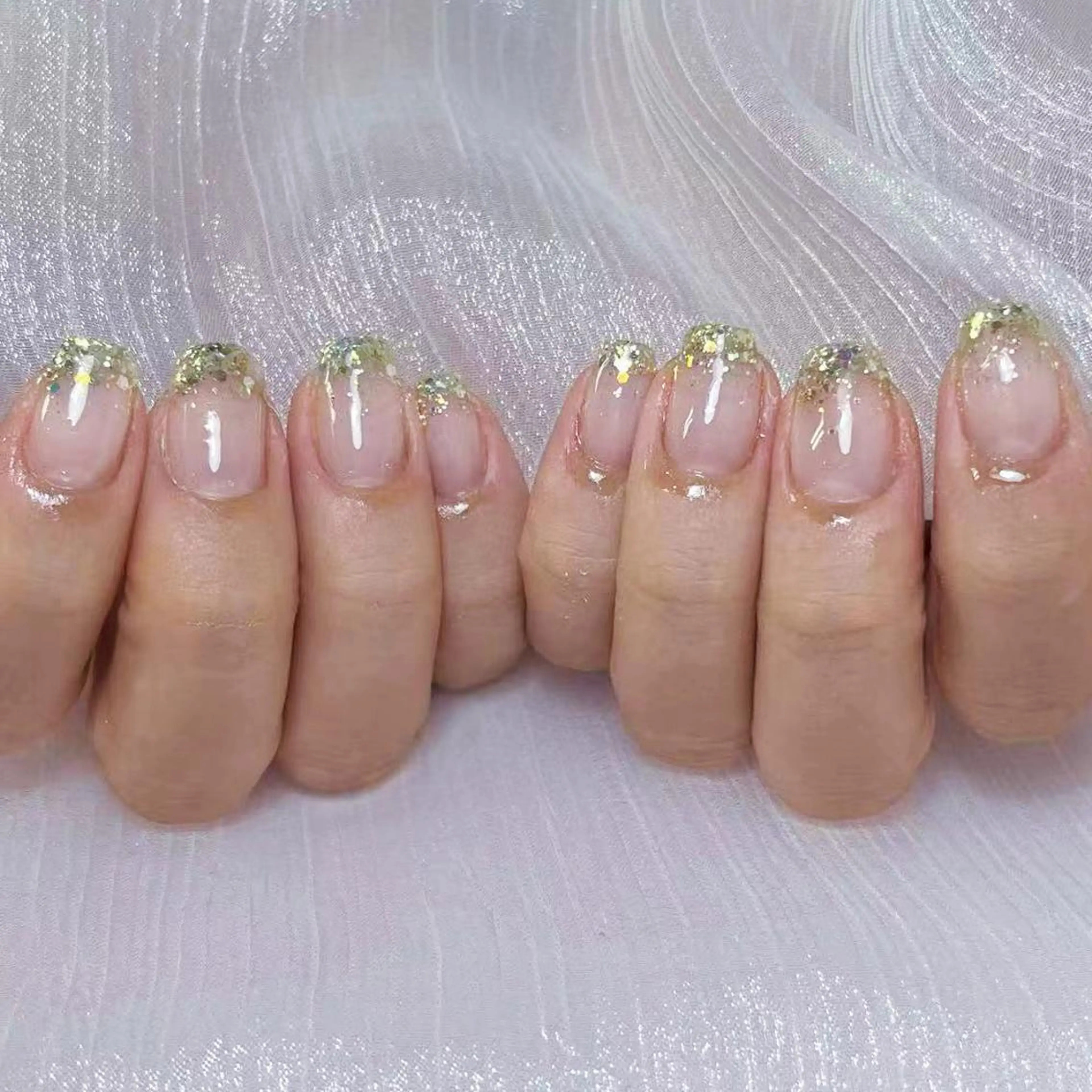 ネイル アートネイル オーロラネイル フラッシュネイル ガーリー キラキラネイル ハンドネイル ハンドケア DIAMOND 💅のネイルデザイン
