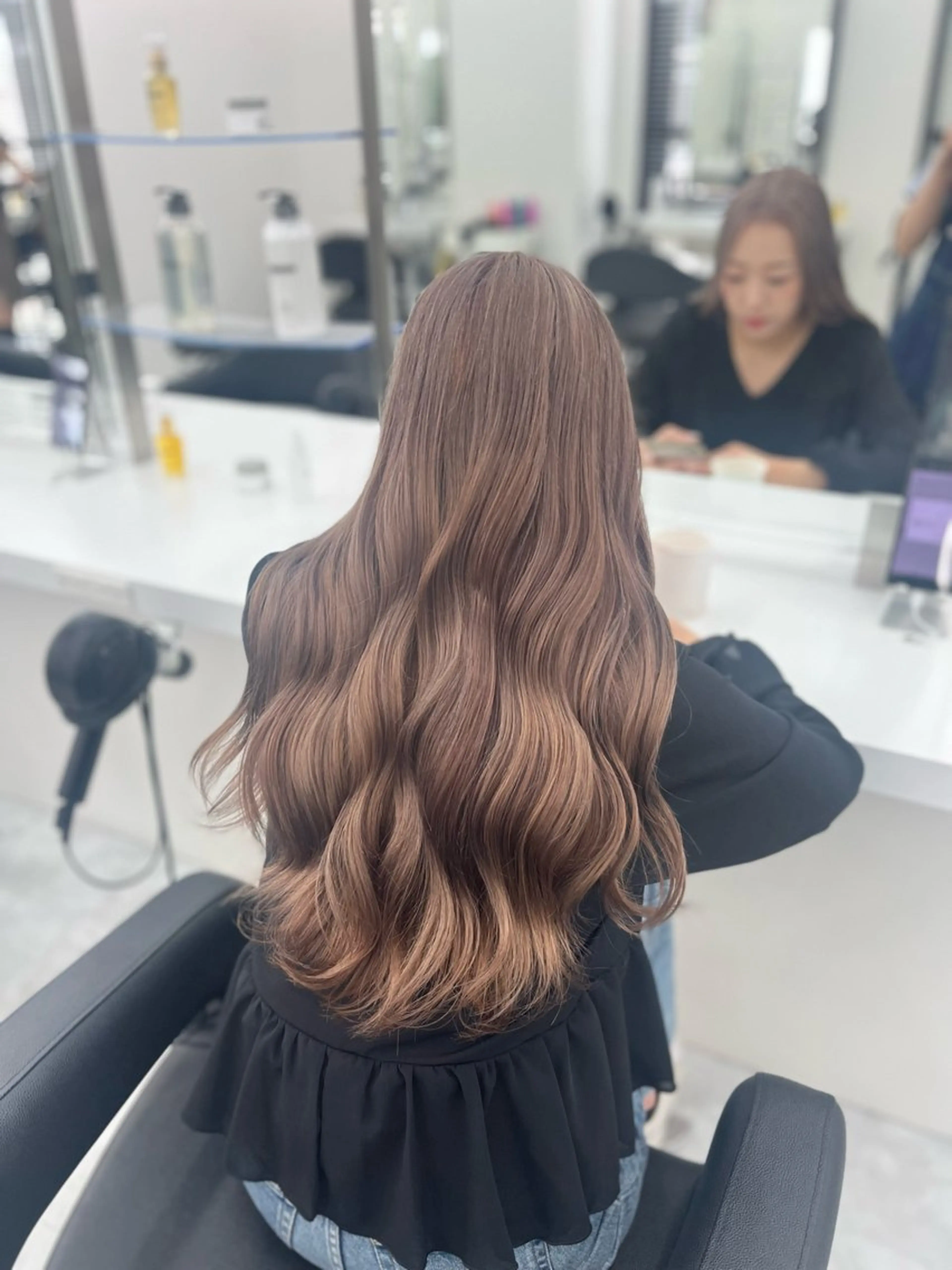 ロング カラー ヘアアレンジ 艶髪ハイトーン🫧 Kurehaのヘアスタイル