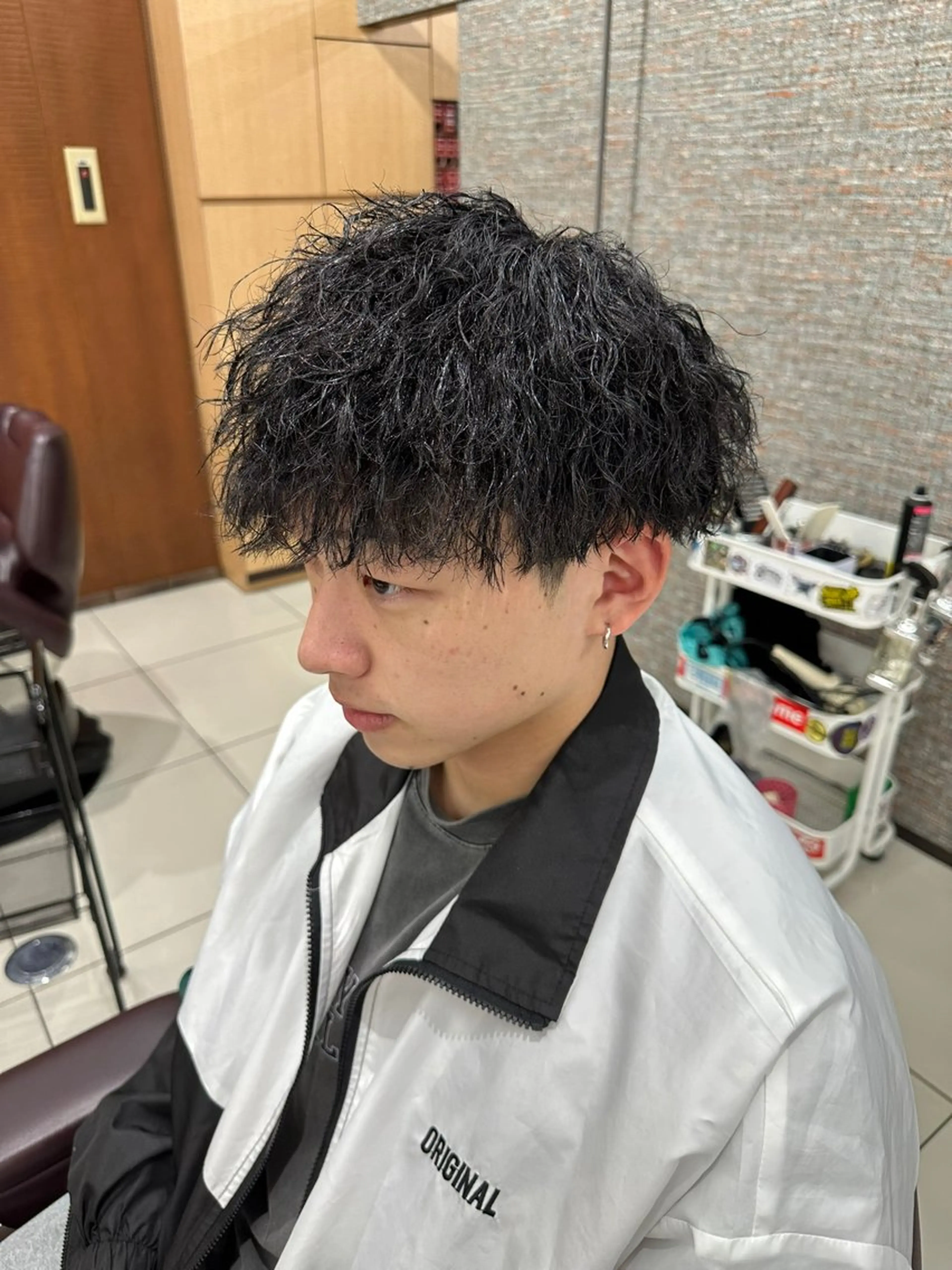 カット ツイストスパライラルパーマ  セットの写真