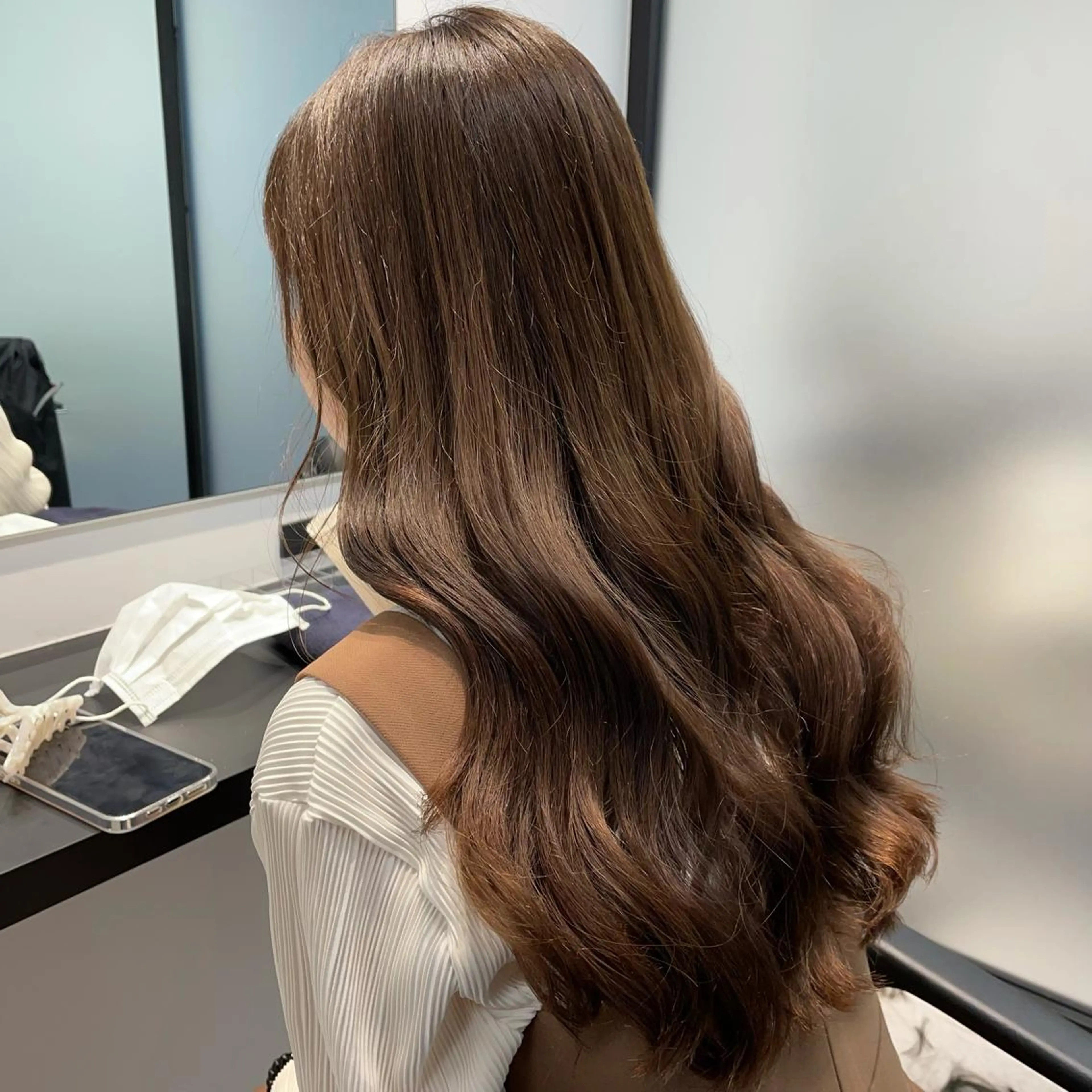 ロング カラー アディクシーカラー アッシュ アッシュグレー ベージュカラー ブリーチ ハイトーンイヤリング カラー清水隆央のヘアスタイル
