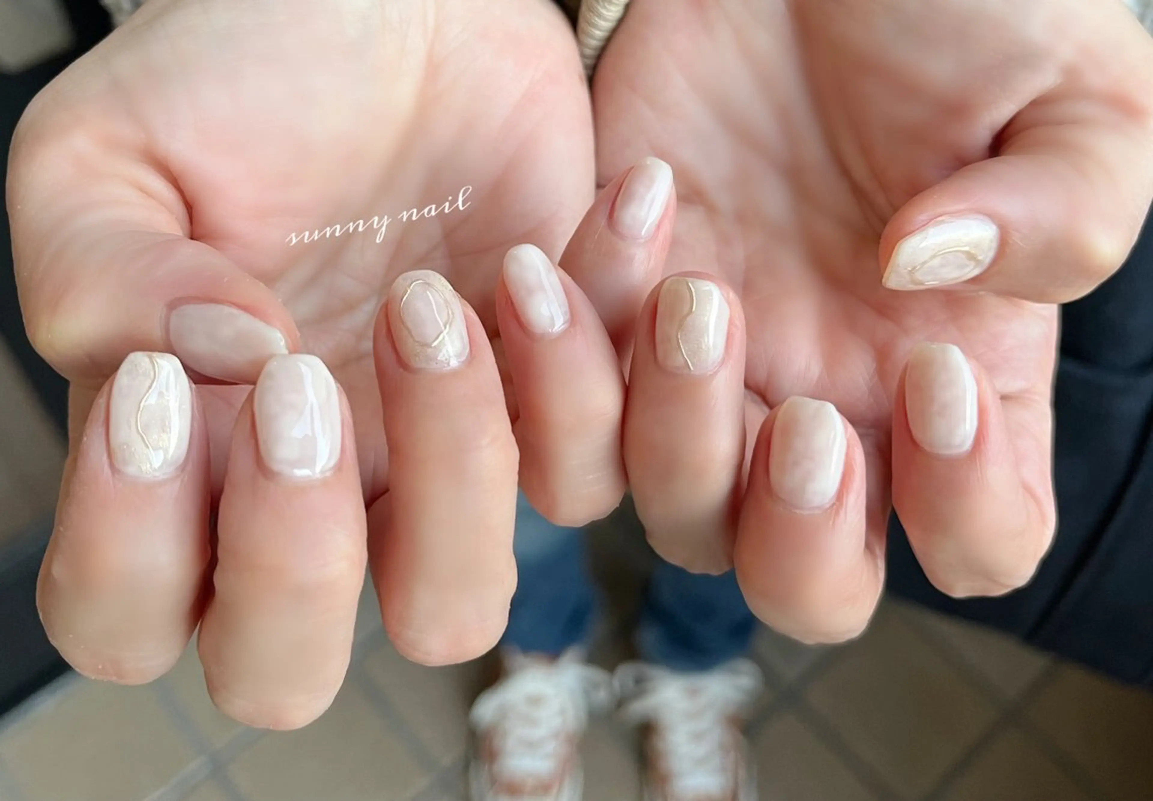 ネイル ジェルネイル ミラーネイル ニュアンスネイル パラジェル ホワイト sunny nailのネイルデザイン