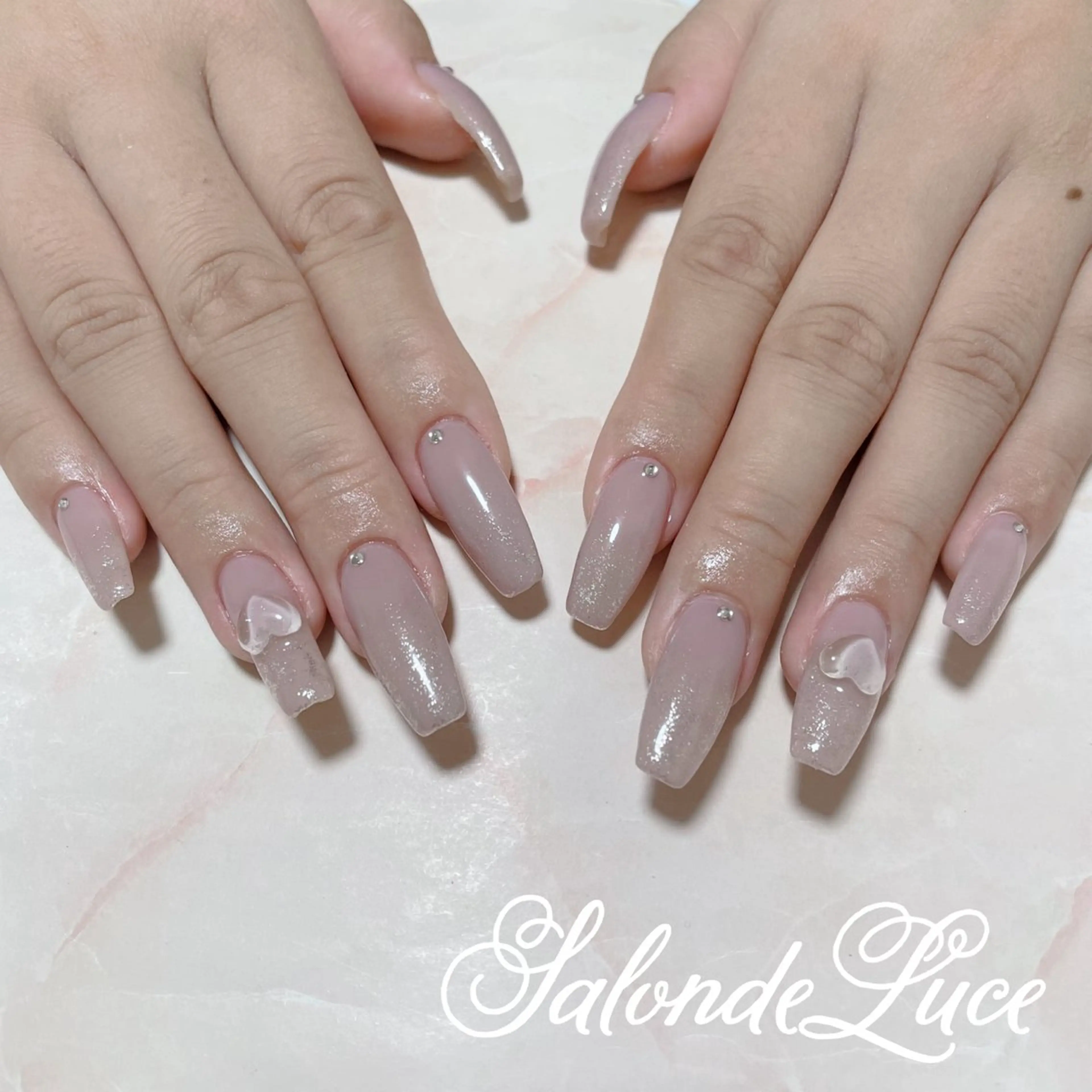 ネイル キラキラネイル オフィスネイル Salon de Luceのネイルデザイン
