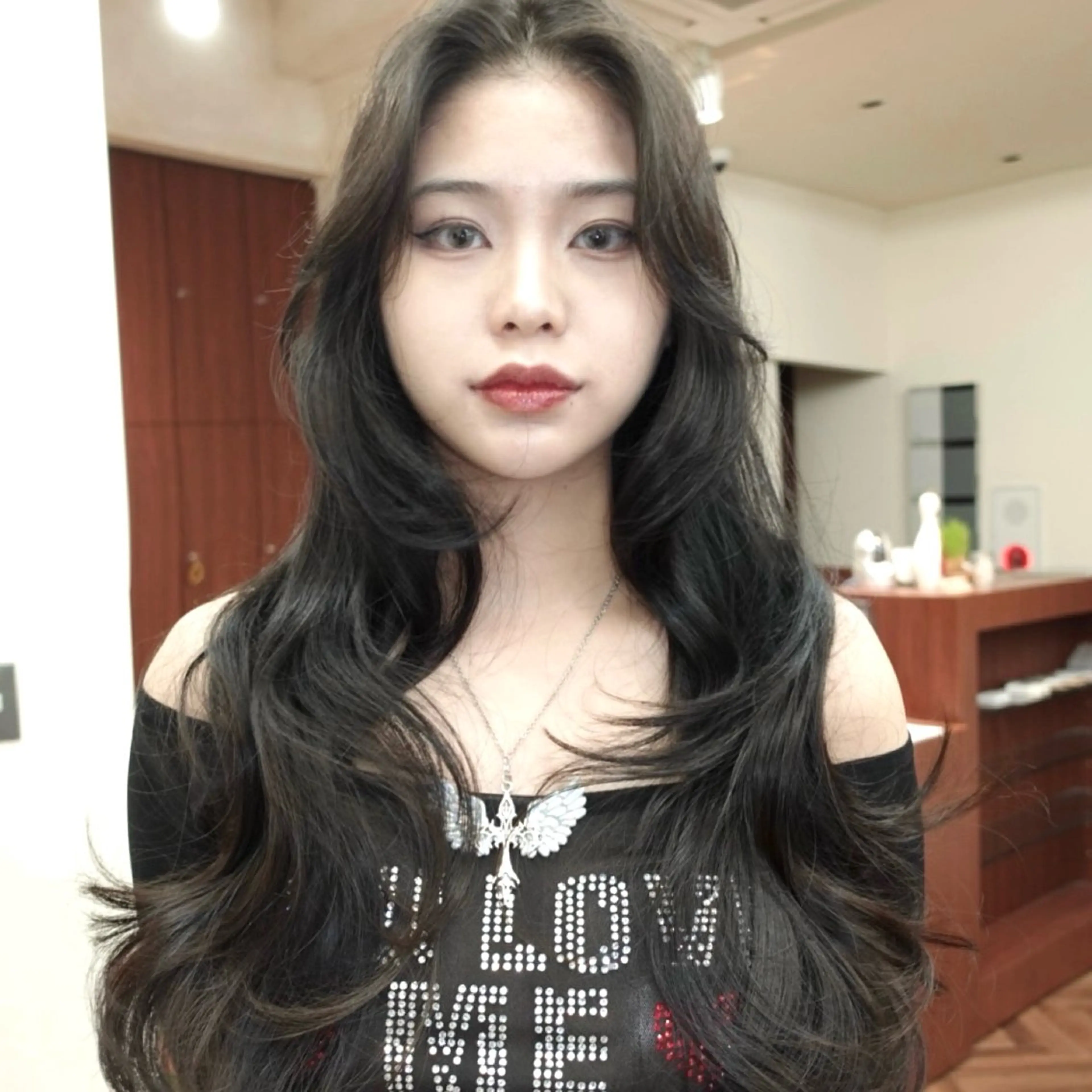 ミディアム カラー カット 似合わせカット レイヤーカットのヘアスタイル