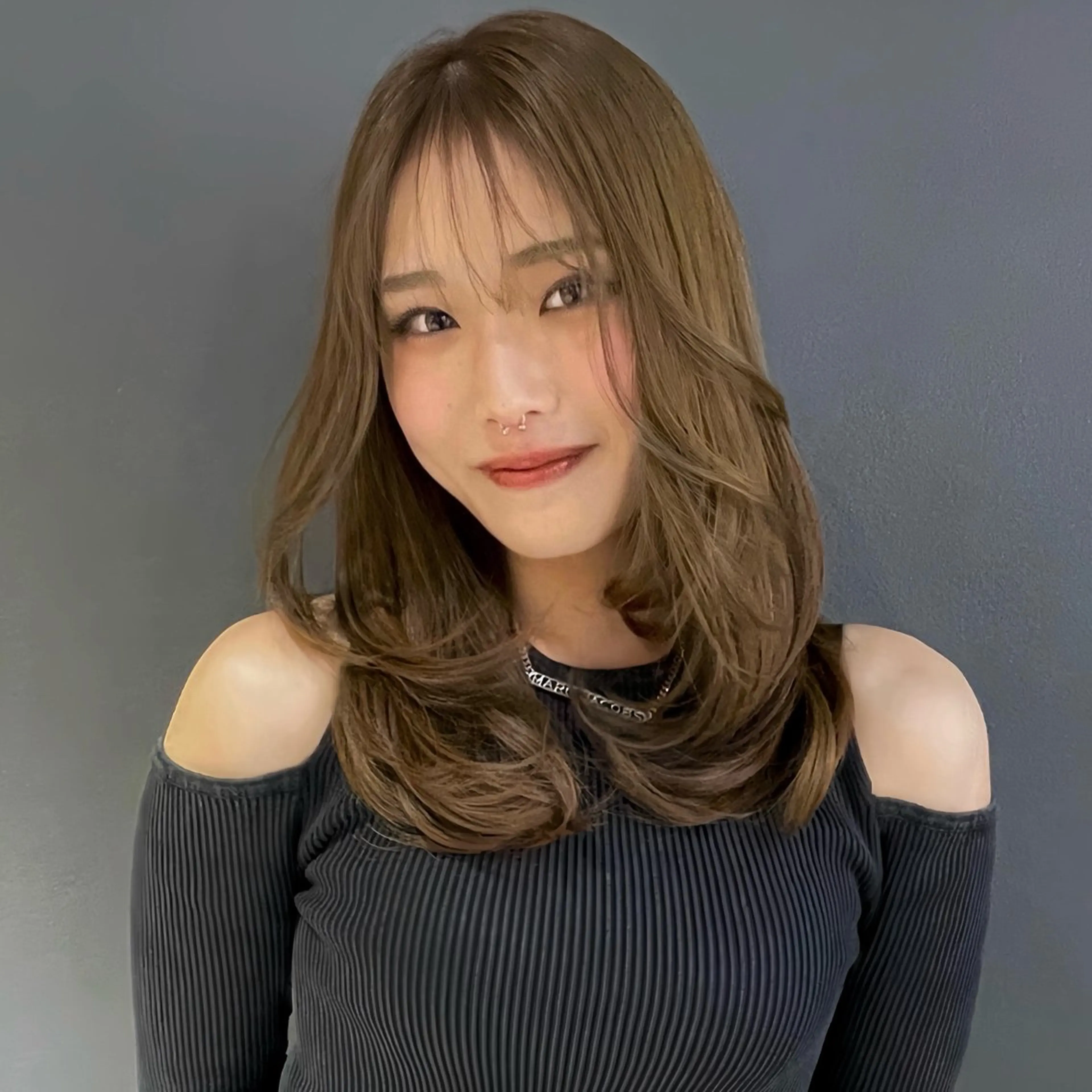 セミロング カラー アッシュ ベージュカラー ブリーチ 透明感カラー ダブルカラー カット ヘアカラー レイヤー /髪質改善/ariのヘアスタイル