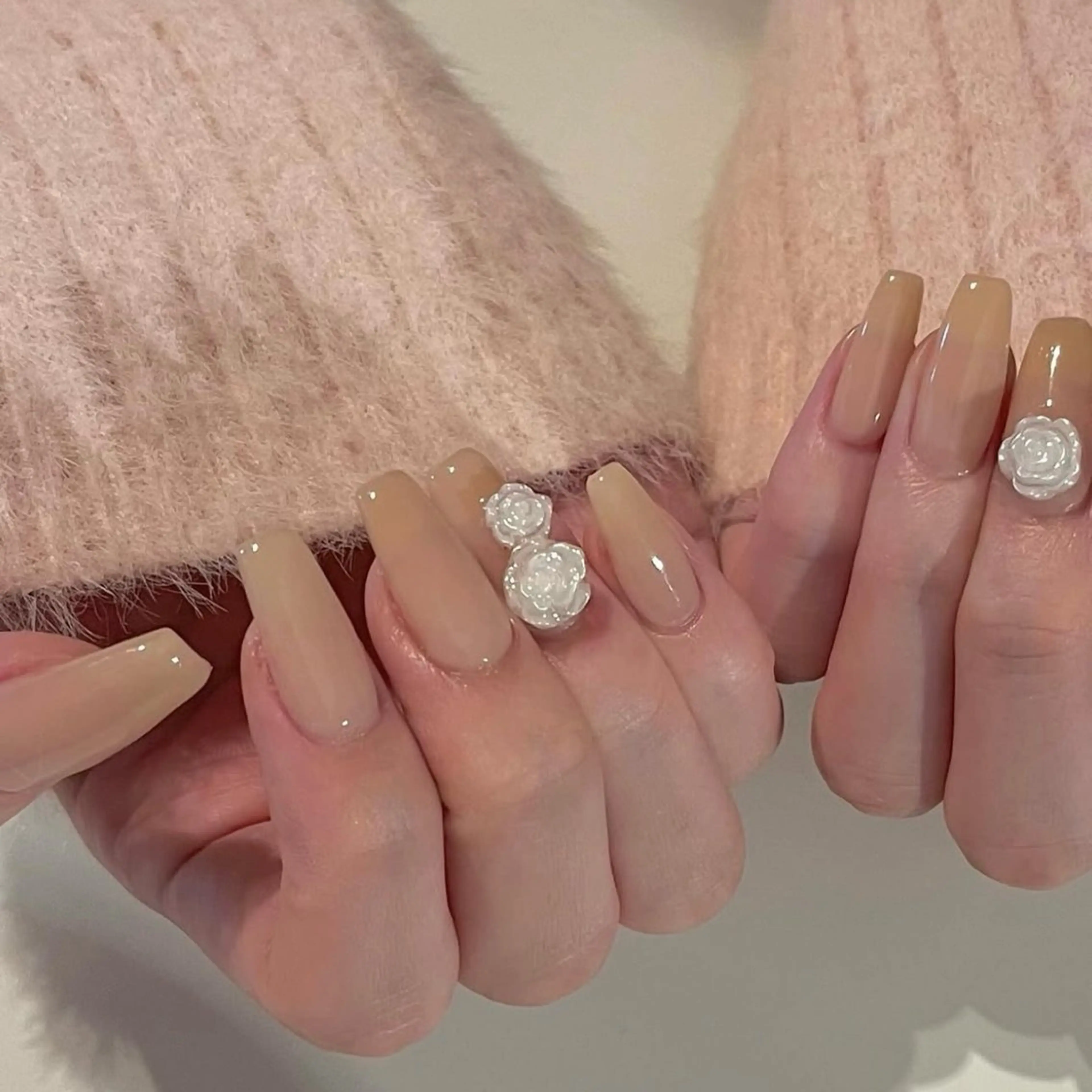 ネイル オーロラネイル シンプルネイル ハンドネイル Pretty【プリティー】所属・pretty プリティーのマツエク・マツパデザイン