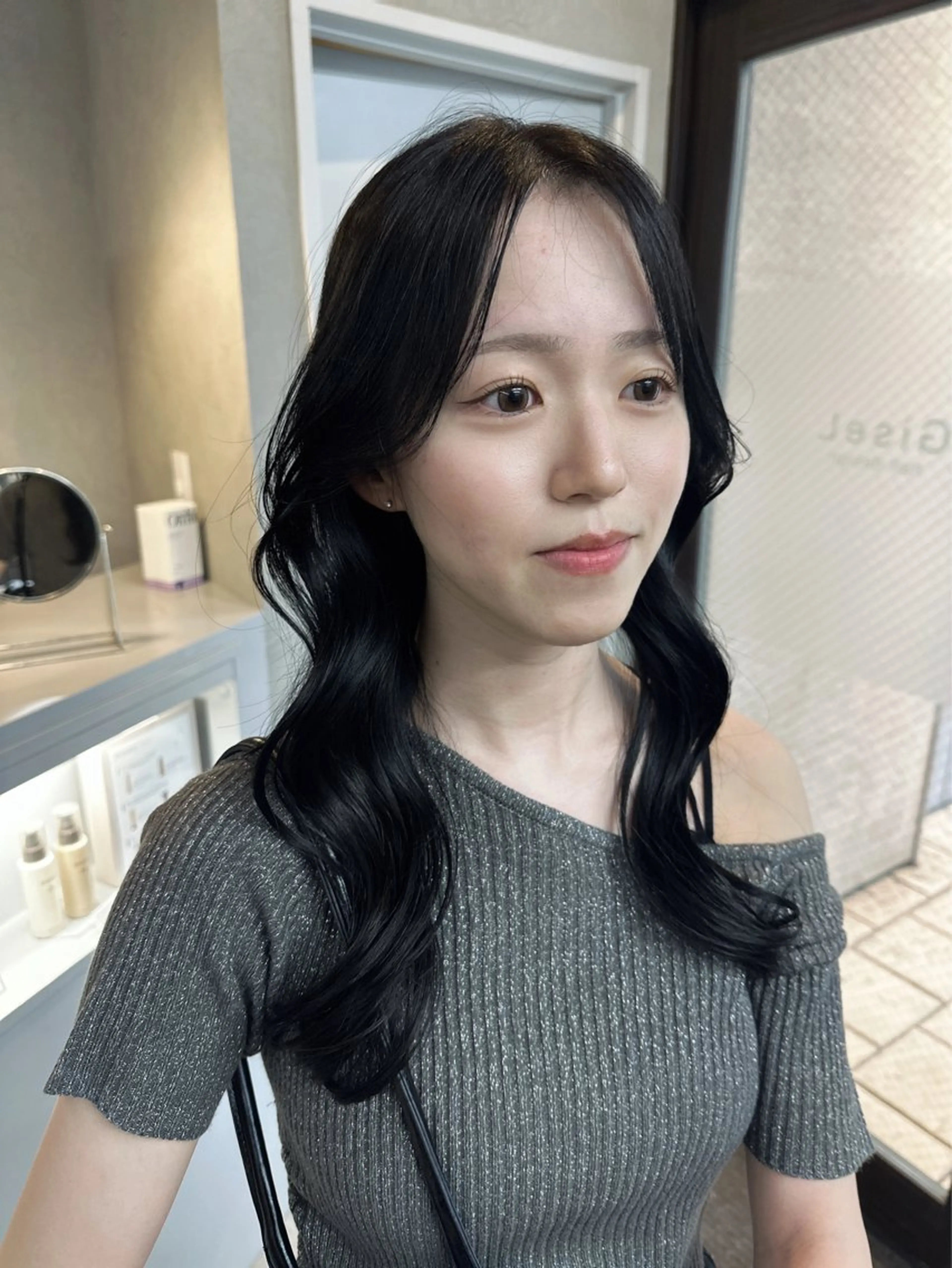 セミロング ヘアカラー りおん レイヤー/ベージュのヘアスタイル