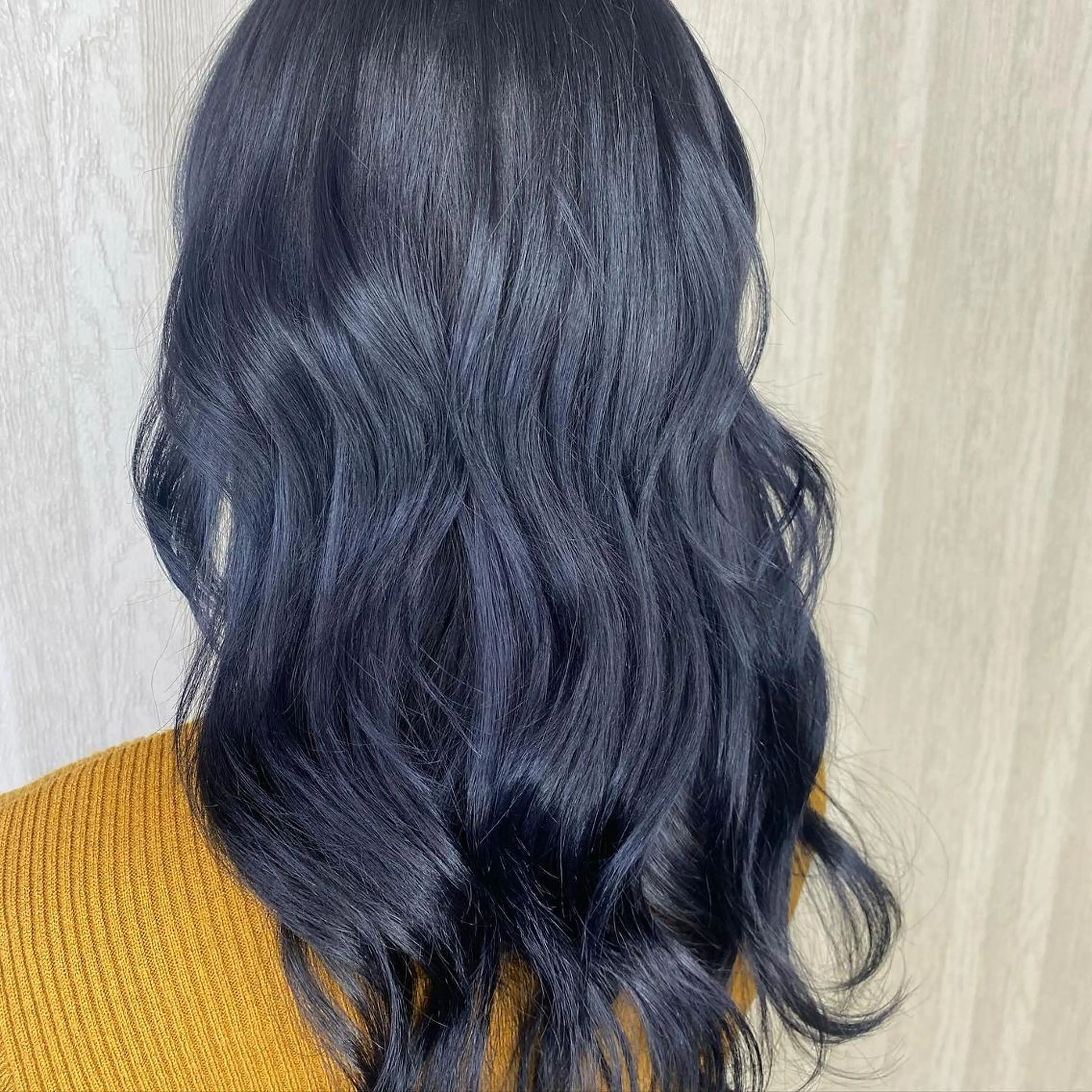 ロング カラー 黒髪 ブルーカラー ブルーブラック ブルージュ ネイビーカラー UNDER vr 【アンダーバー】のヘアスタイル