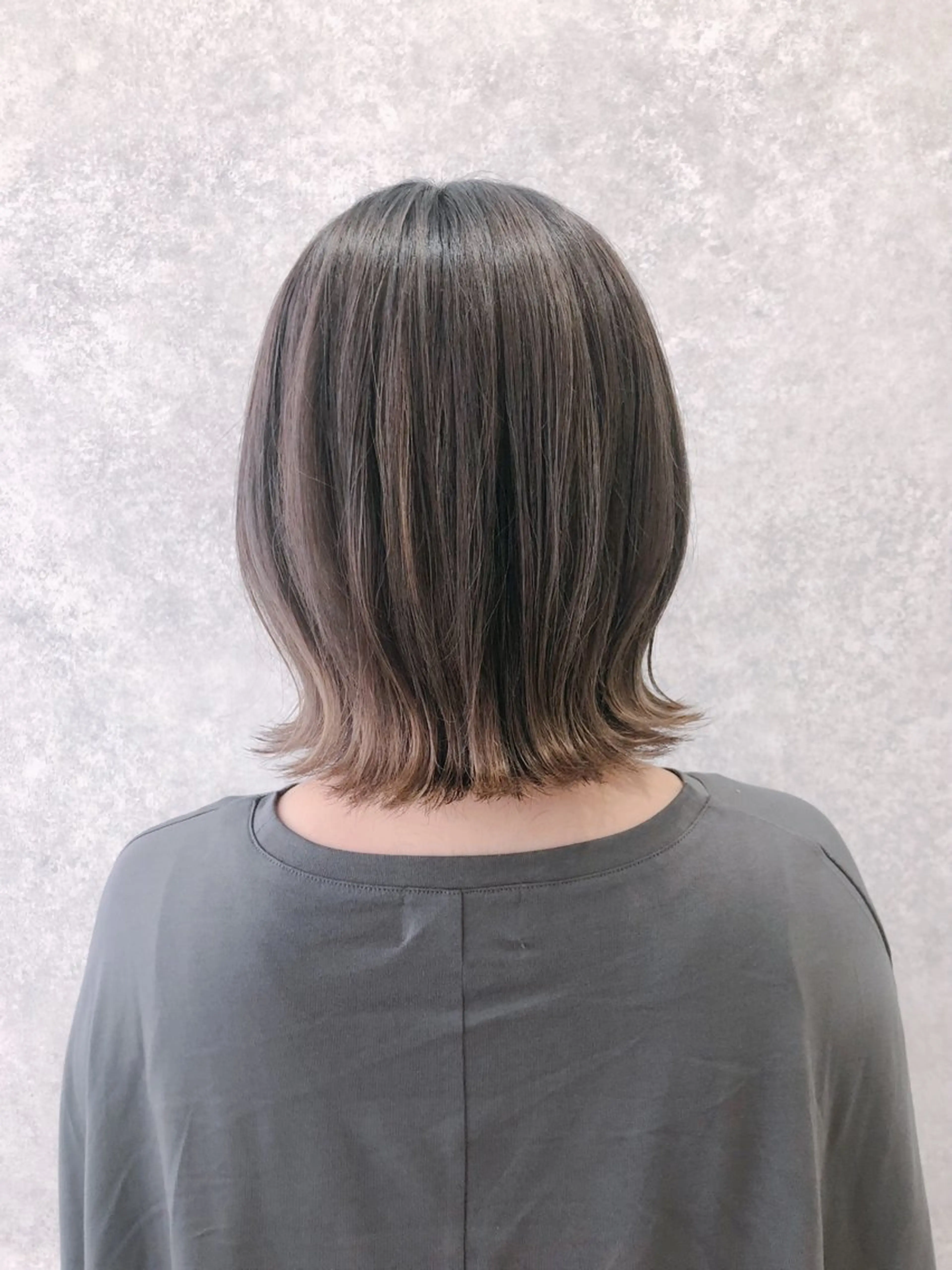 カラー バレイヤージュ ブリーチ ハイライトカラー 飛田 由貴のヘアスタイル
