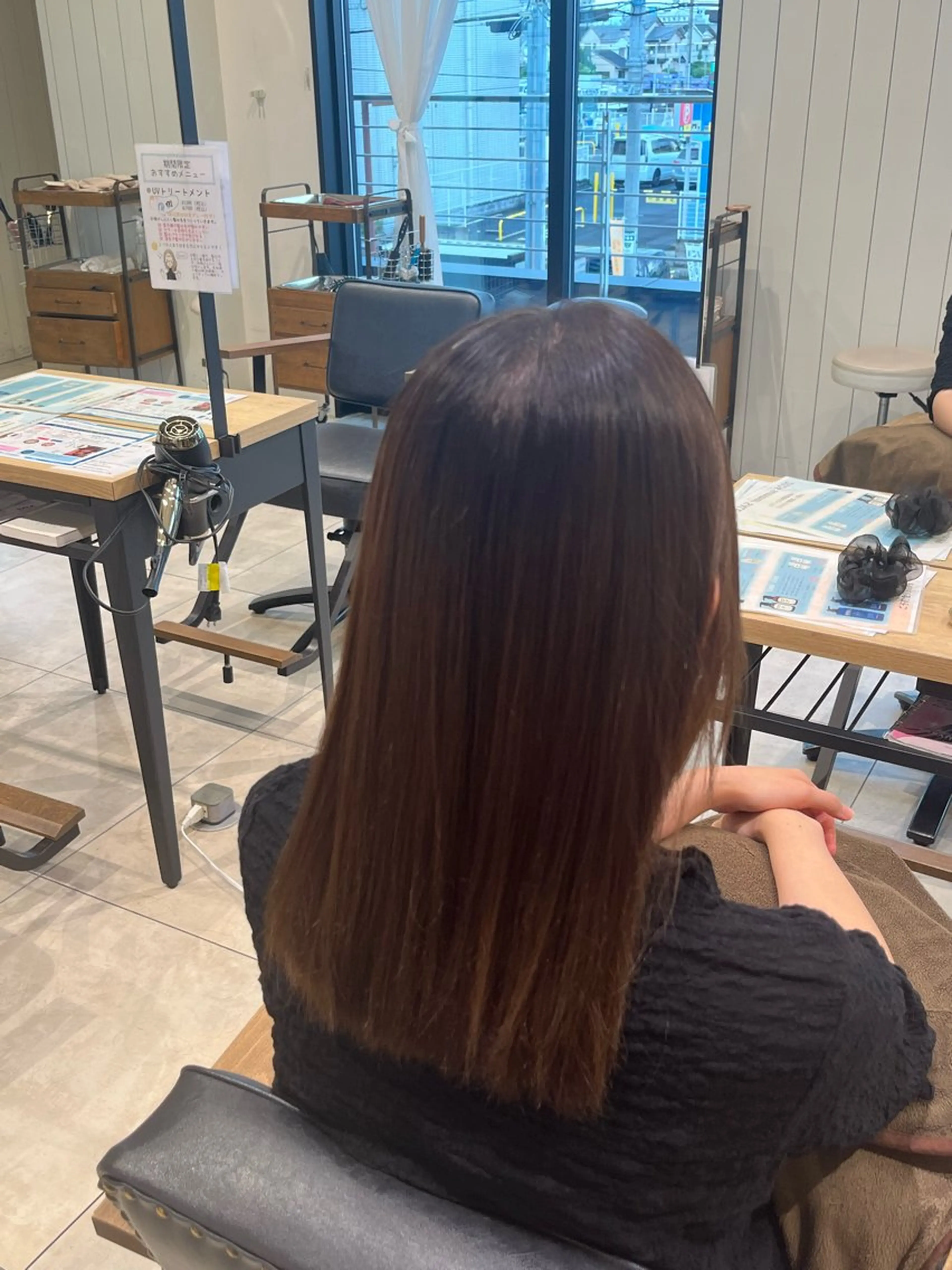 ミディアム カット ヘアカラー 坂口 友莉香のヘアスタイル