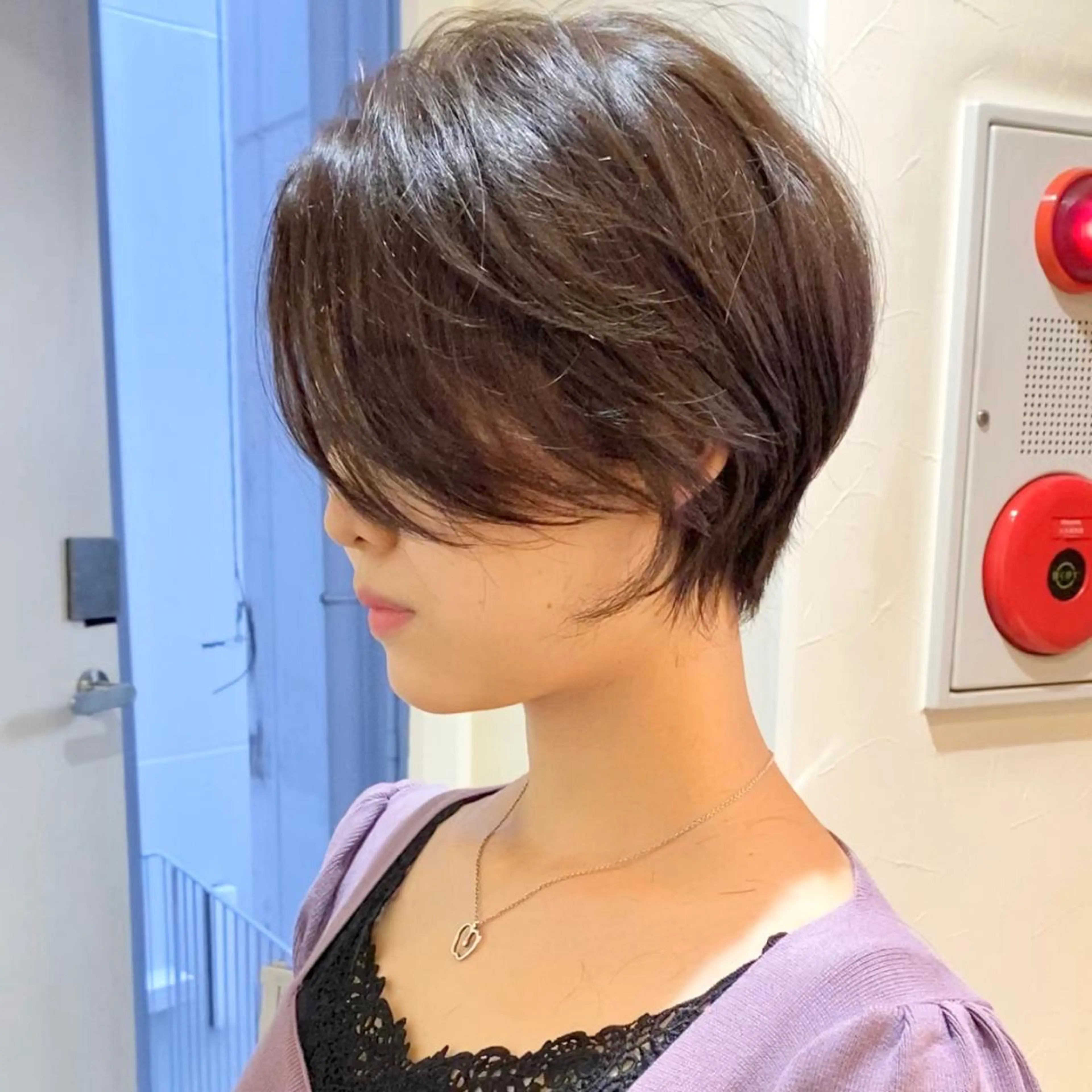 ミディアム カラー ブリーチ グレージュ ハイライトカラー シルバー ボブ ✨BASSA 【高田馬場】✨のヘアスタイル