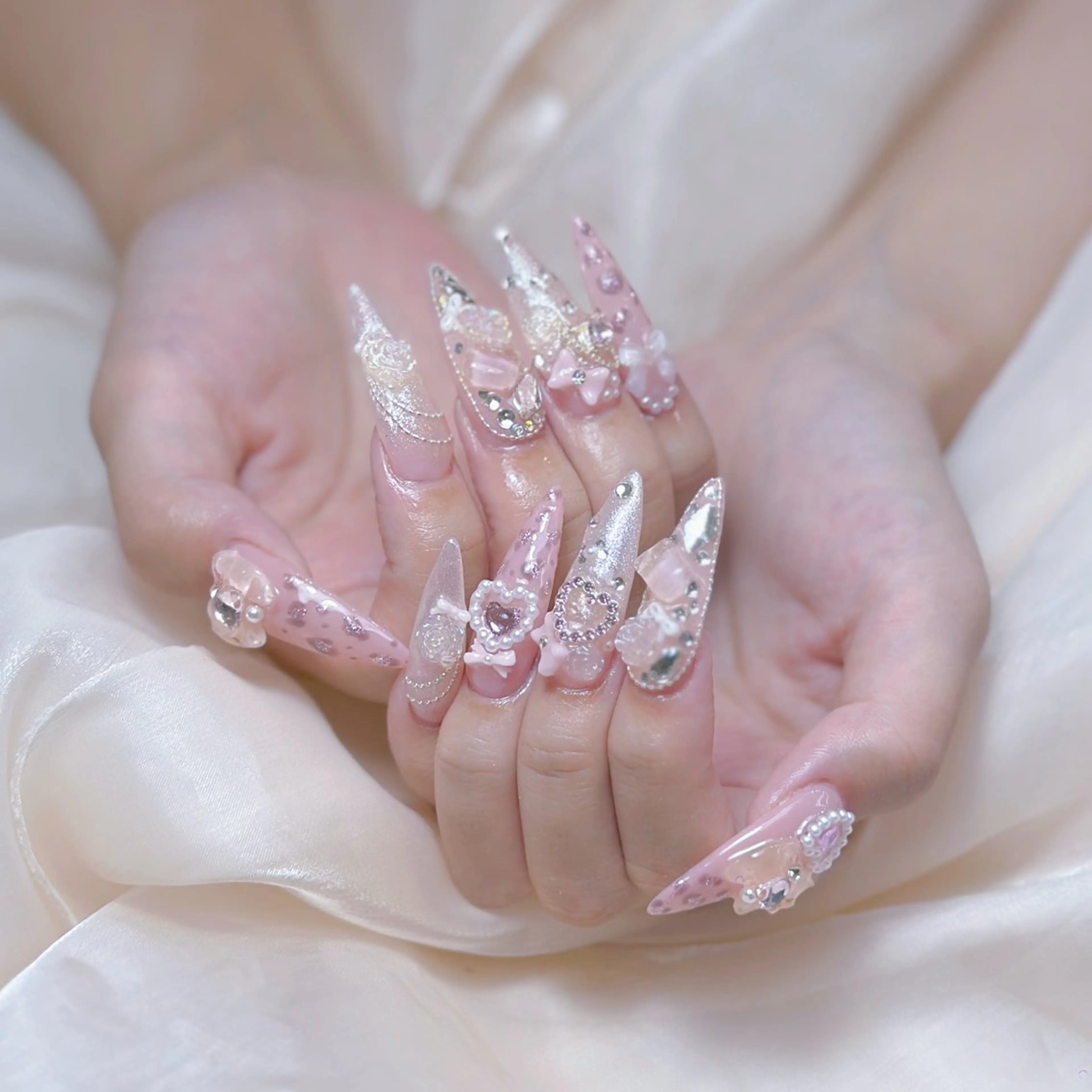ネイル チークネイル クリアネイル ガーリー キラキラネイル 韓国ネイル ハンドネイル NailPrincess所属・princess スカルプ専門店のネイルデザイン