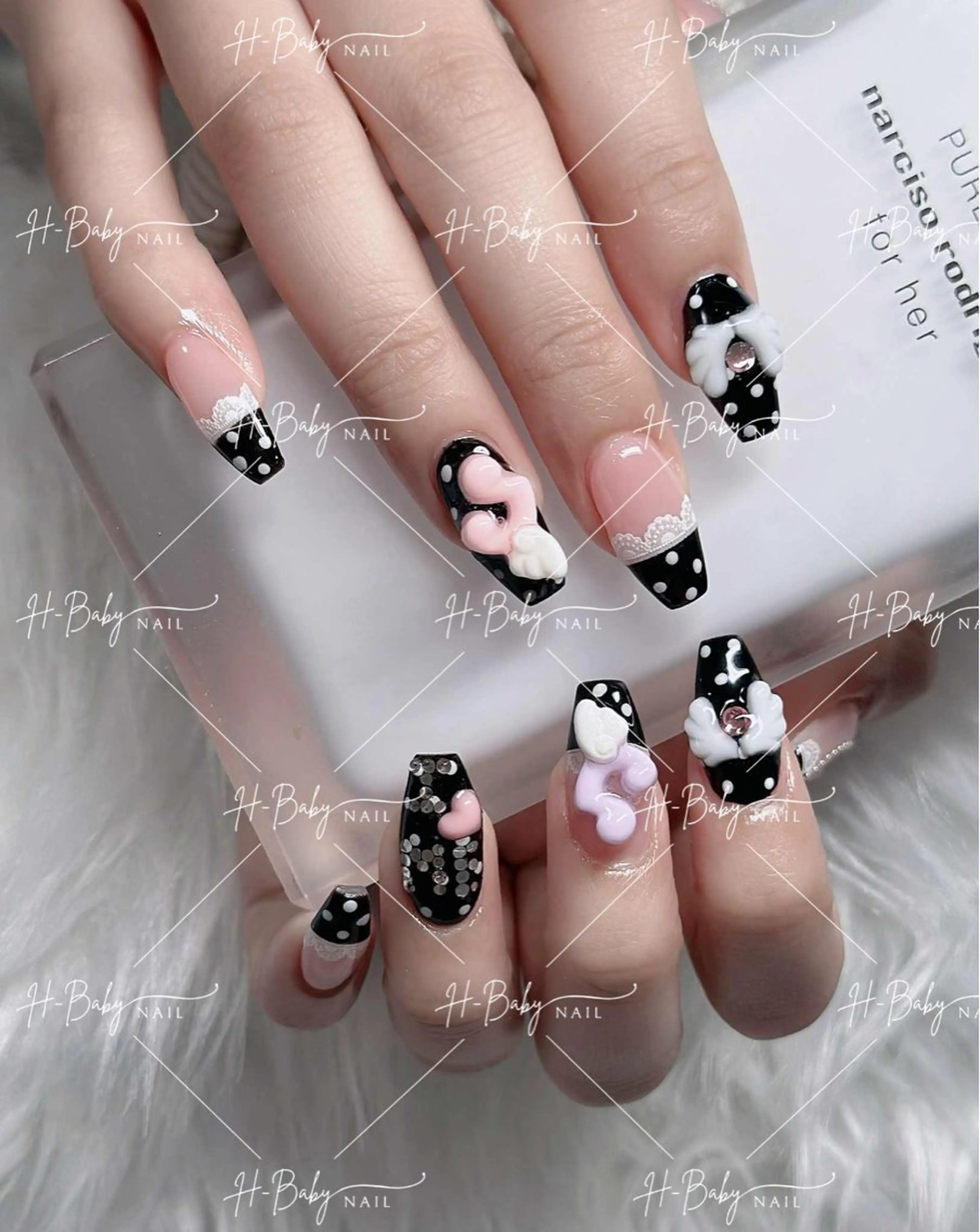 ネイル オーロラネイル フレンチネイル ジェルネイル ハロウィン キラキラネイル ハンドネイル H.baby Nail Salonのネイルデザイン