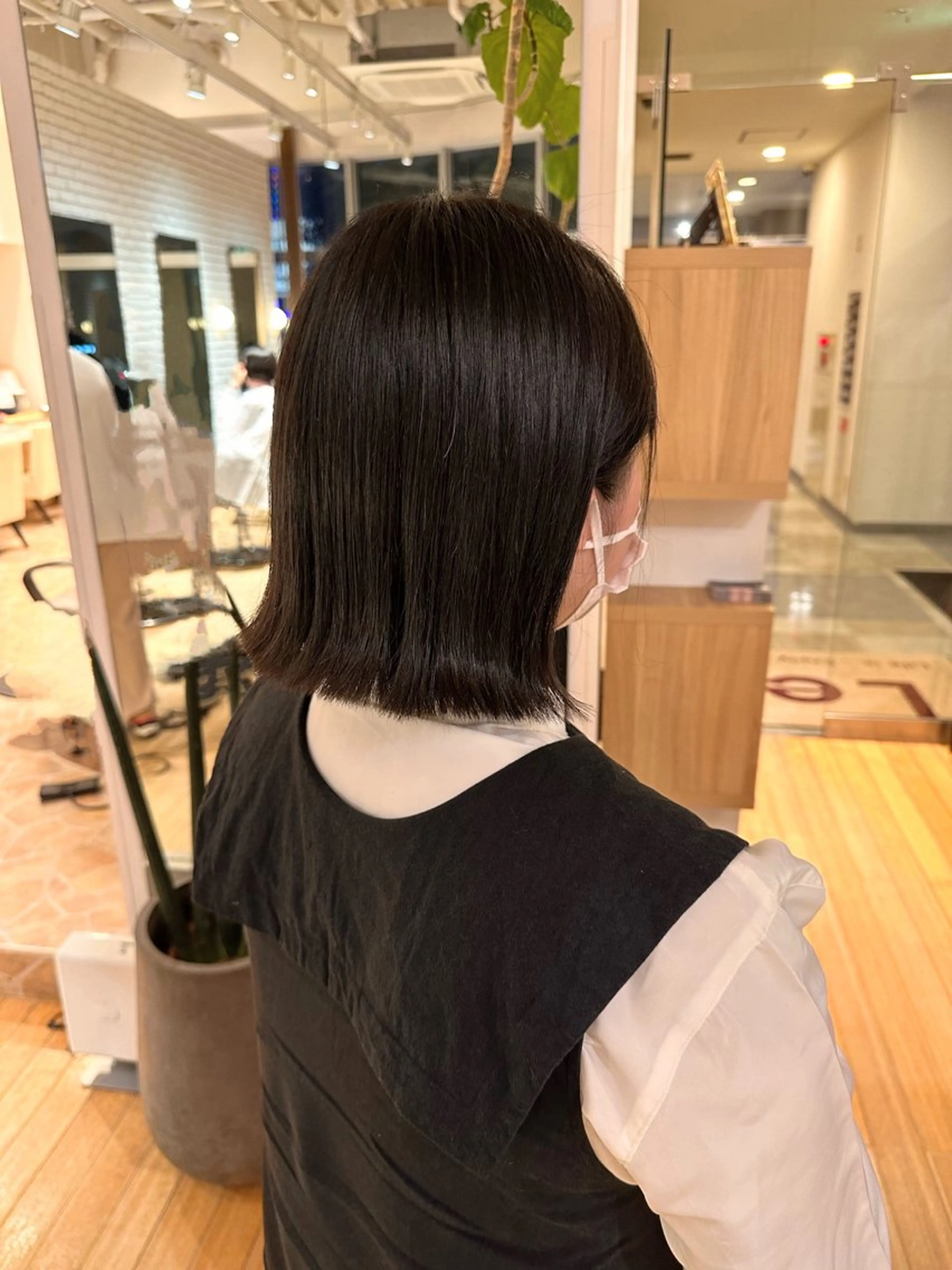 ミディアム 外ハネヘア Ley所属・松浦 麻衣のヘアスタイル