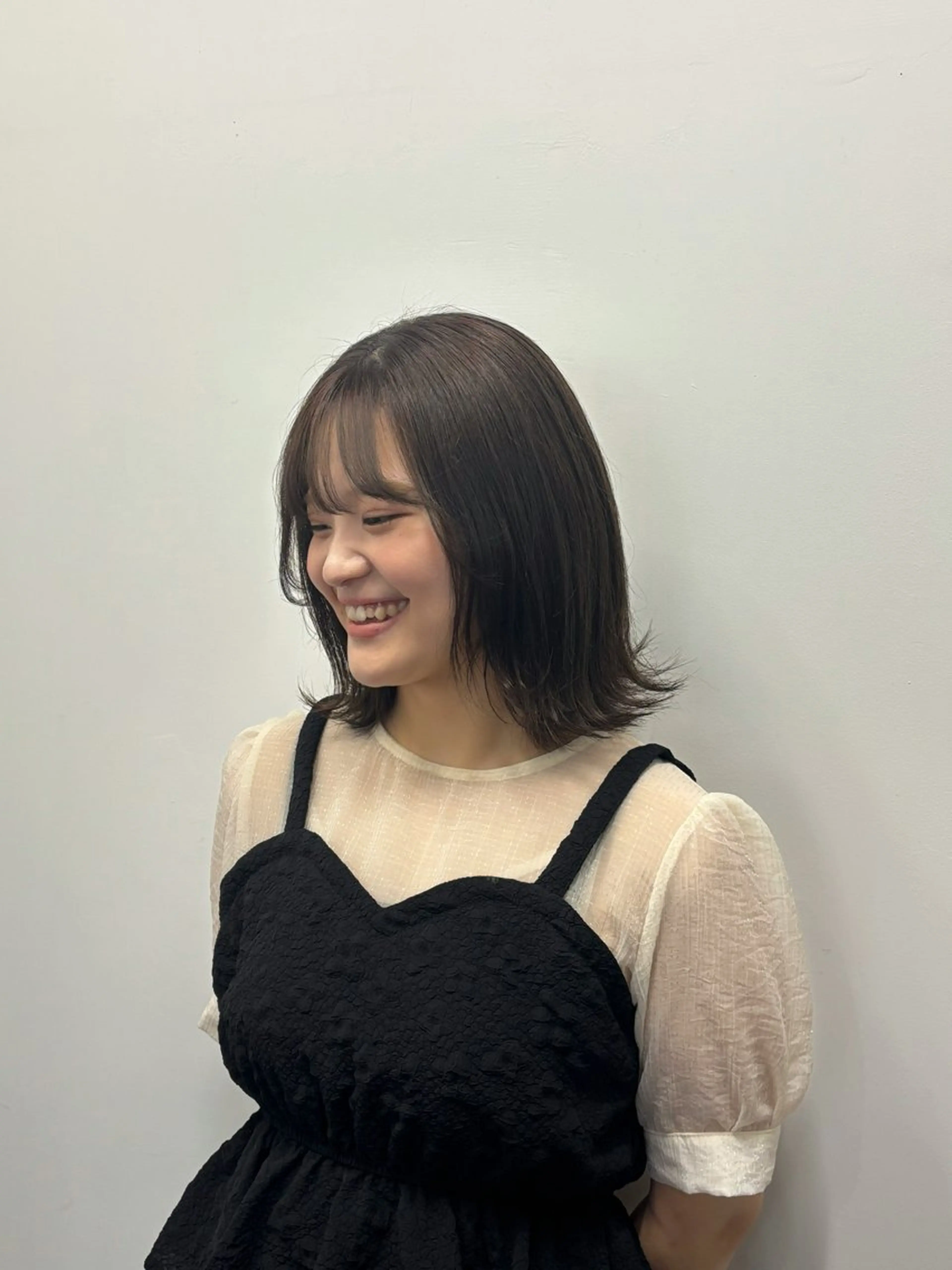 ミディアム カラー ベージュカラー ブラウンカラー 小嶋 咲輝のヘアスタイル