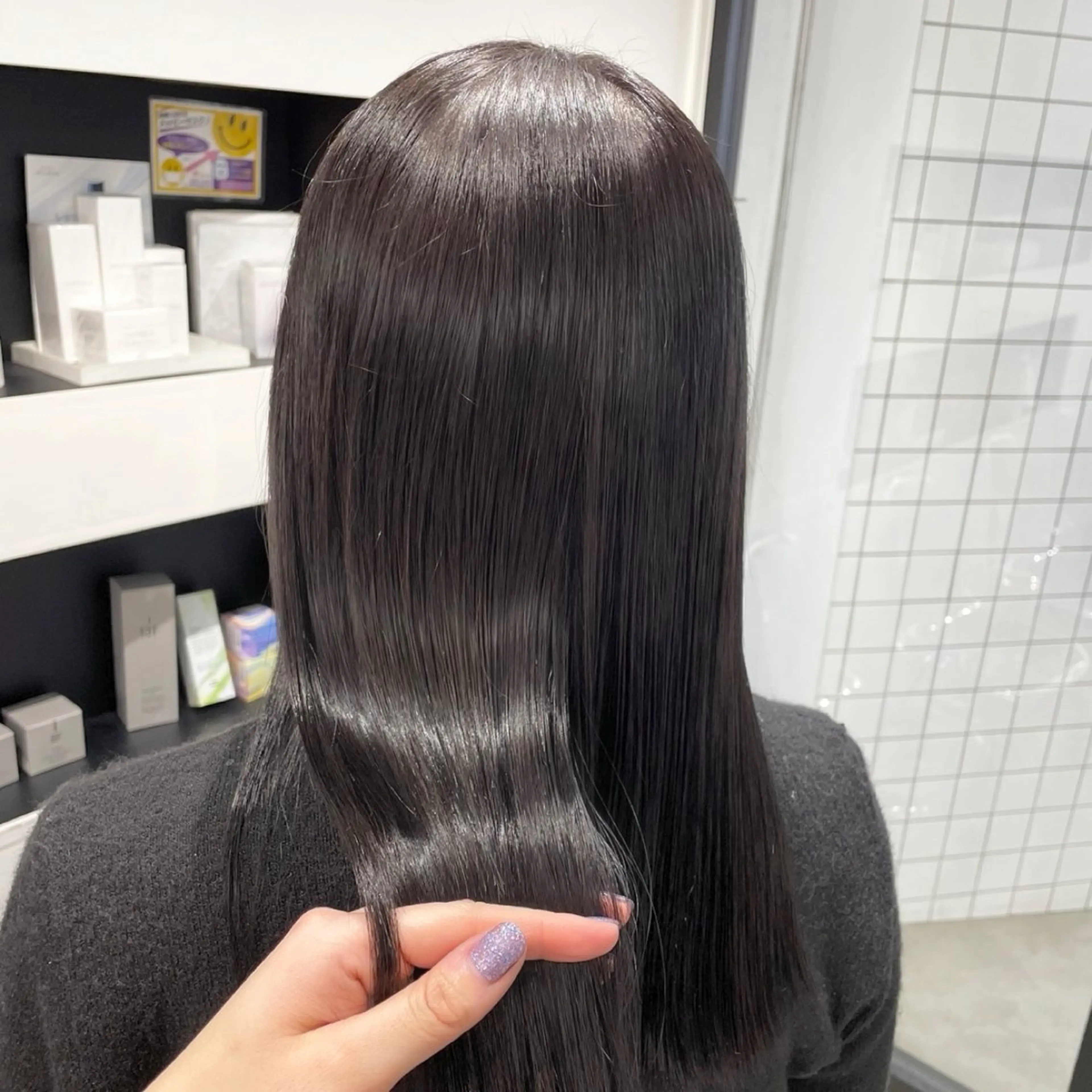 ロング カラー パーマ ヘアアレンジ メンズ ダークグレー ダークグレージュ グレージュ 髪質改善 トリートメント mona/ ストレートスタイル✨のヘアスタイル