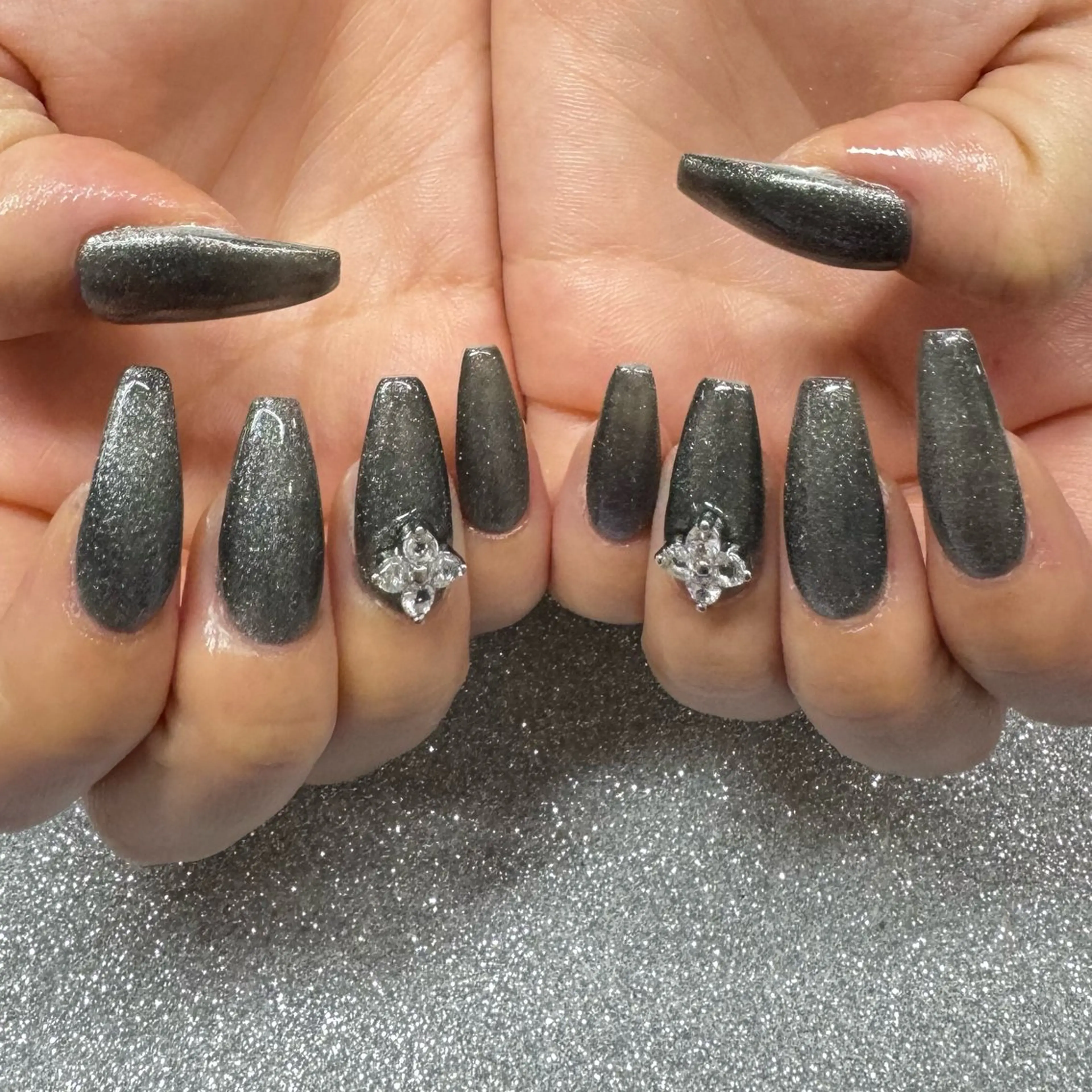 ネイル ハンドネイル VIERU 🌈🎀💖のネイルデザイン