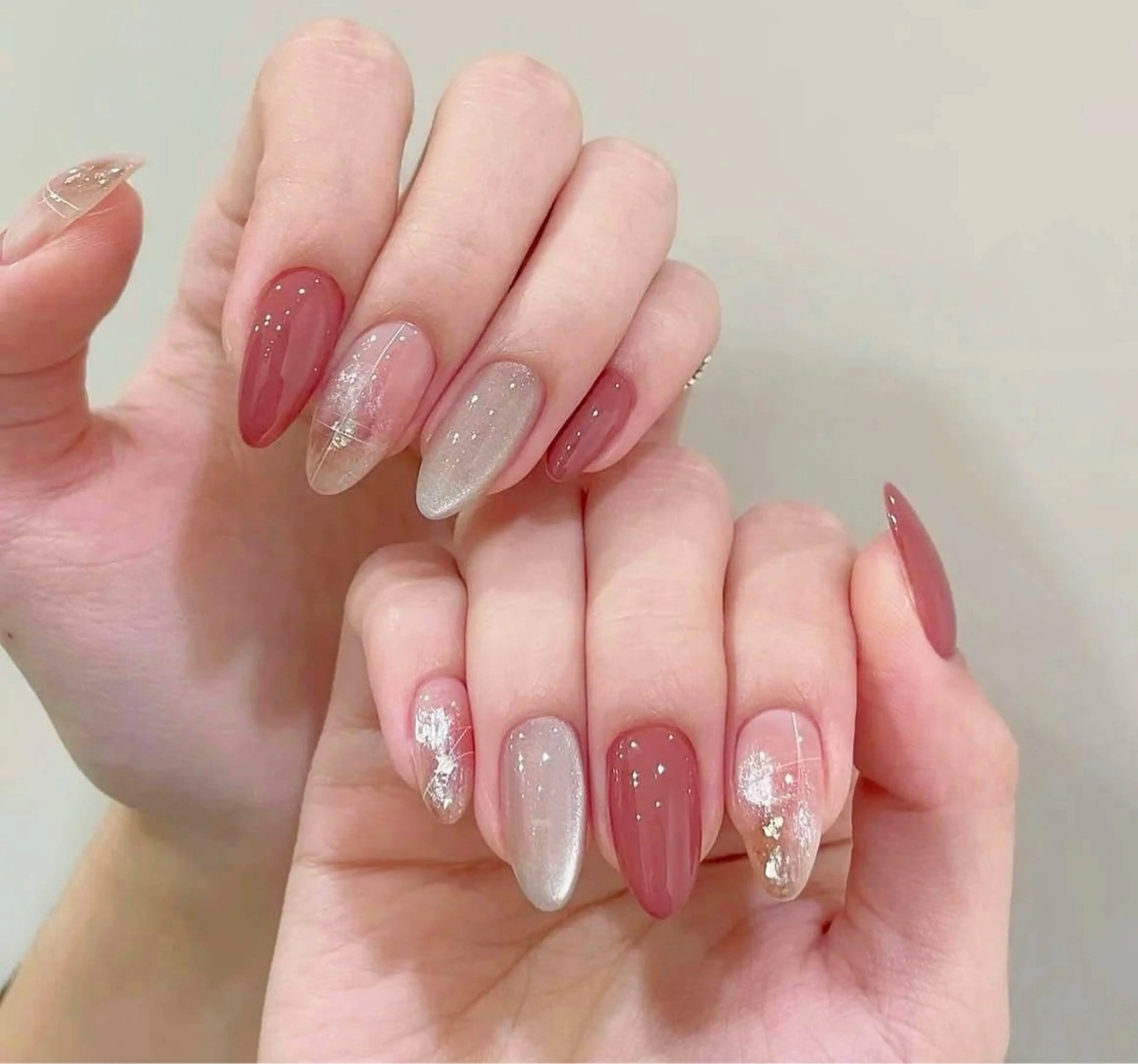 ネイル アートネイル ラメ(グリッター) マグネットネイル ニュアンスネイル 赤色 ハンドネイル ハンドケア darkhoney 池袋💅のネイルデザイン