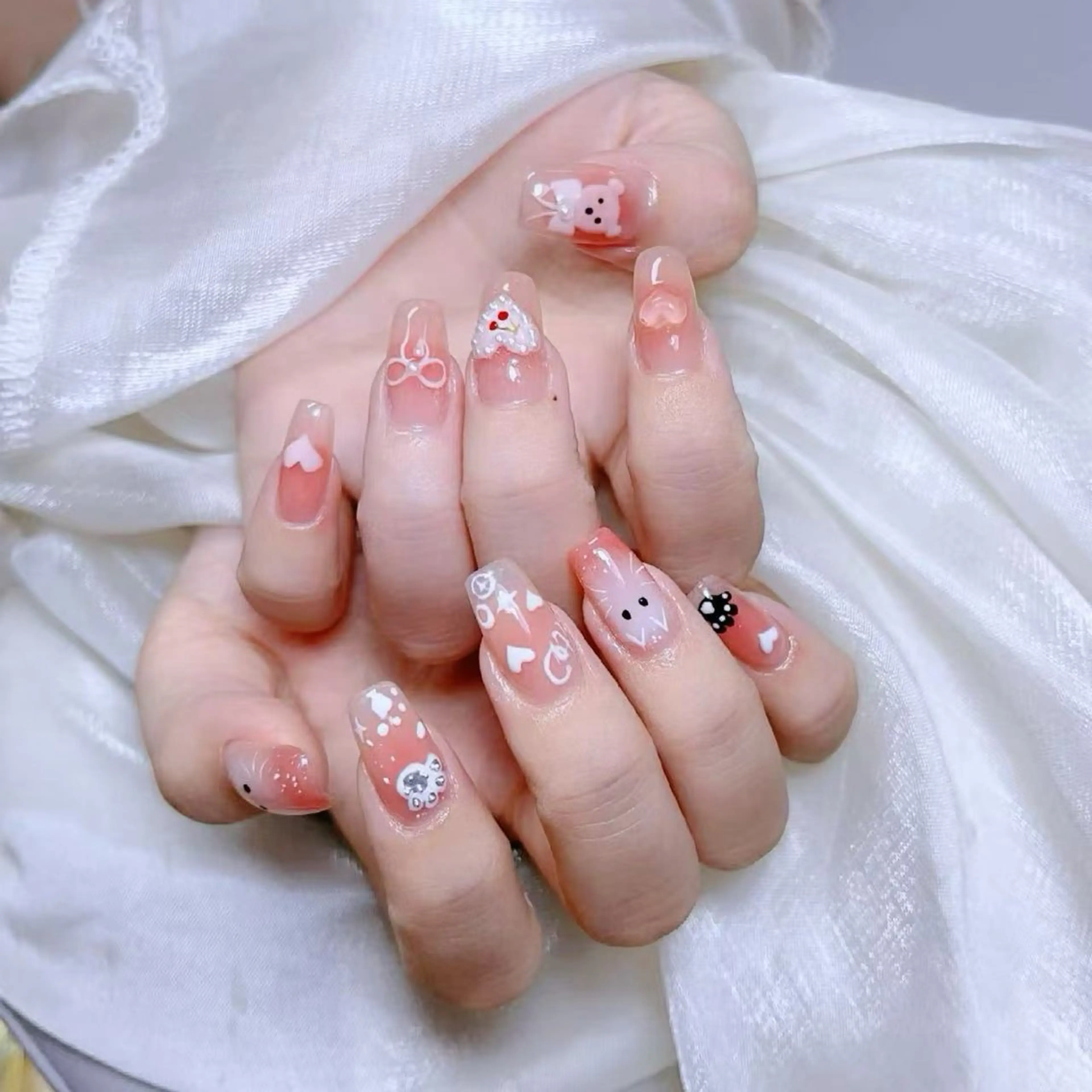 ネイル ハンドネイル MARHCHU NAILのネイルデザイン