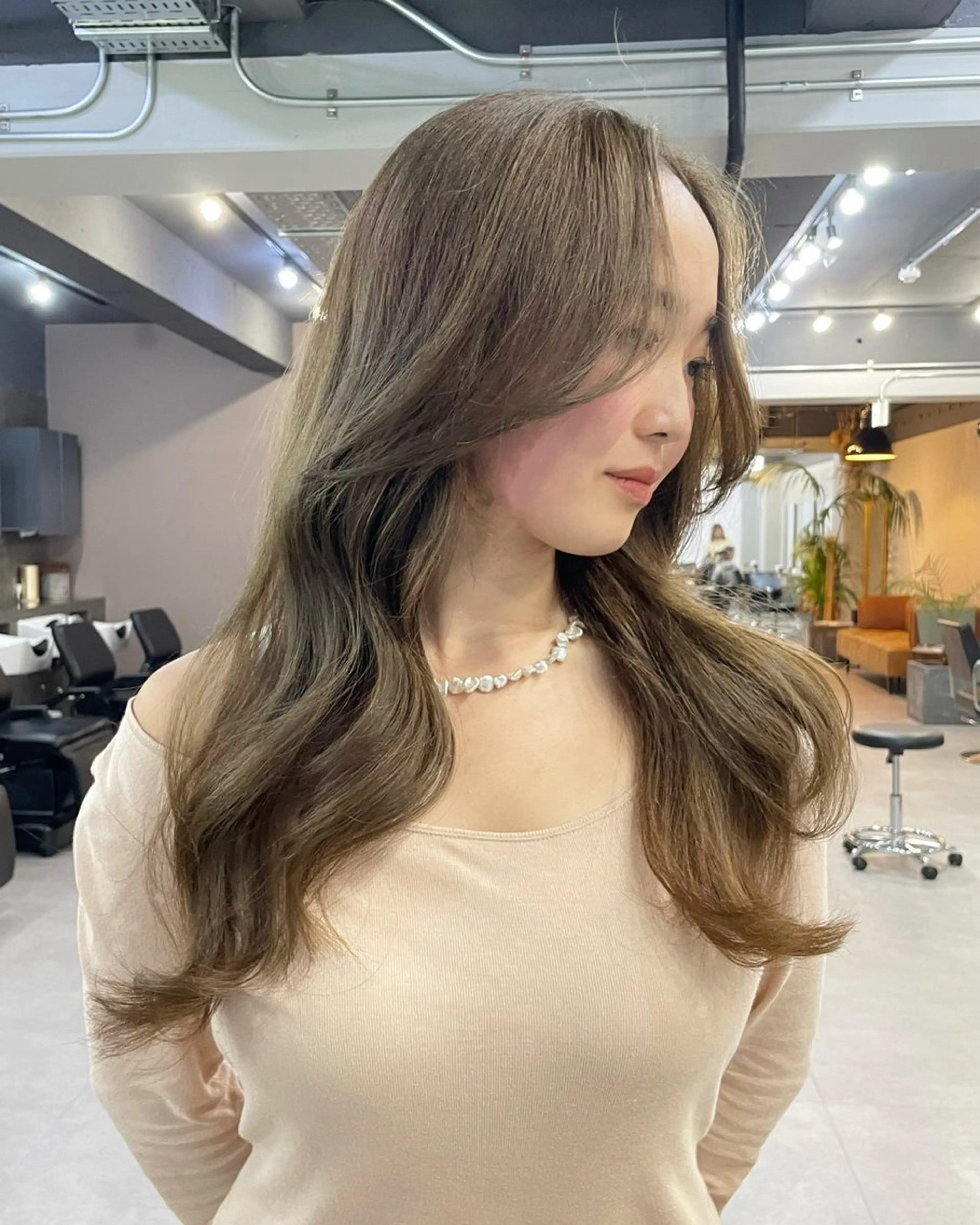 ロング カラー ヘアカラー ミルクティーベージュ ❤︎レイヤー　MIAのヘアスタイル