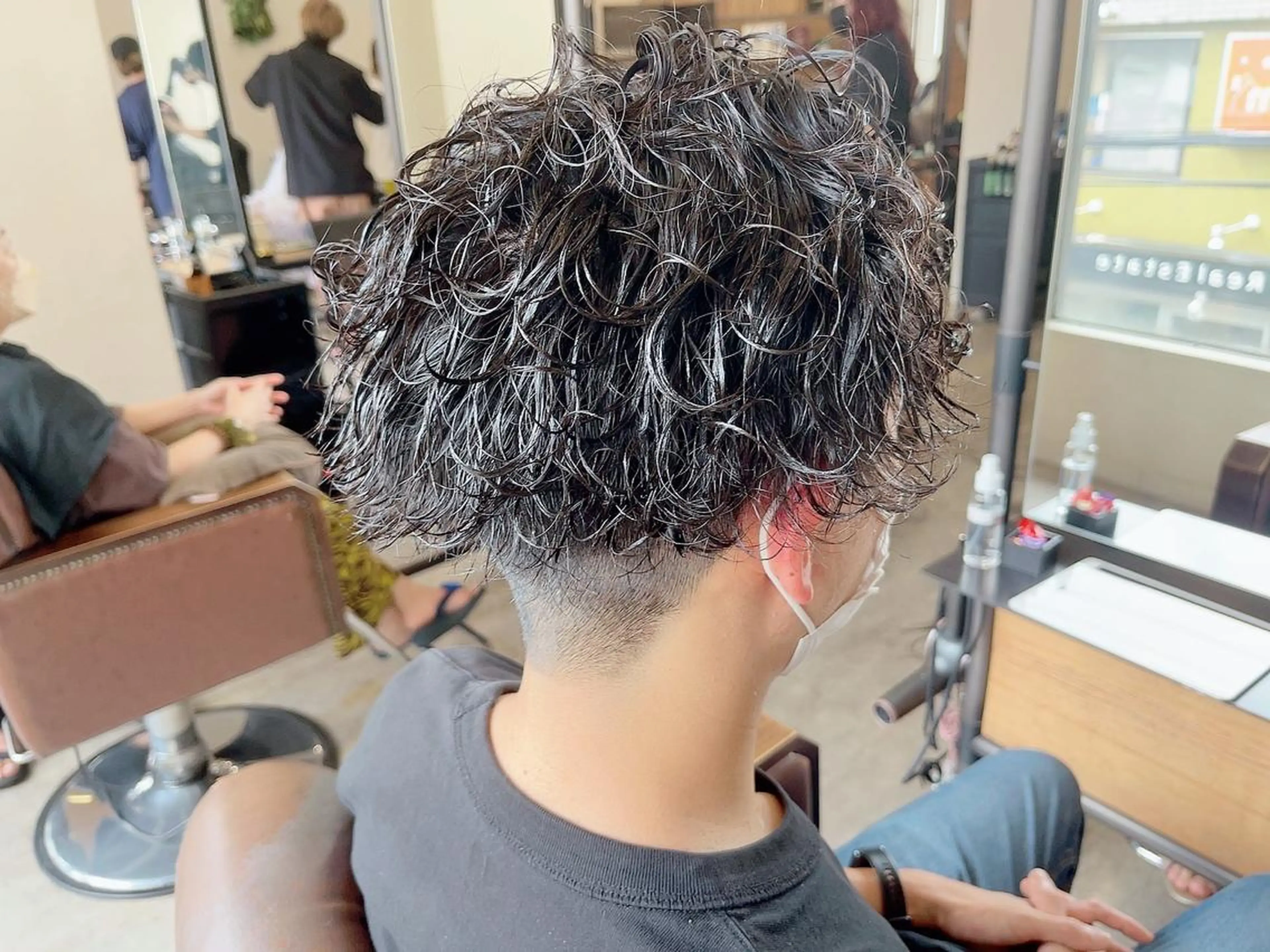 カラー パーマ メンズ 波巻きパーマ カット パーマ ケイゴ【店長】 メンズパーマ特化のヘアスタイル