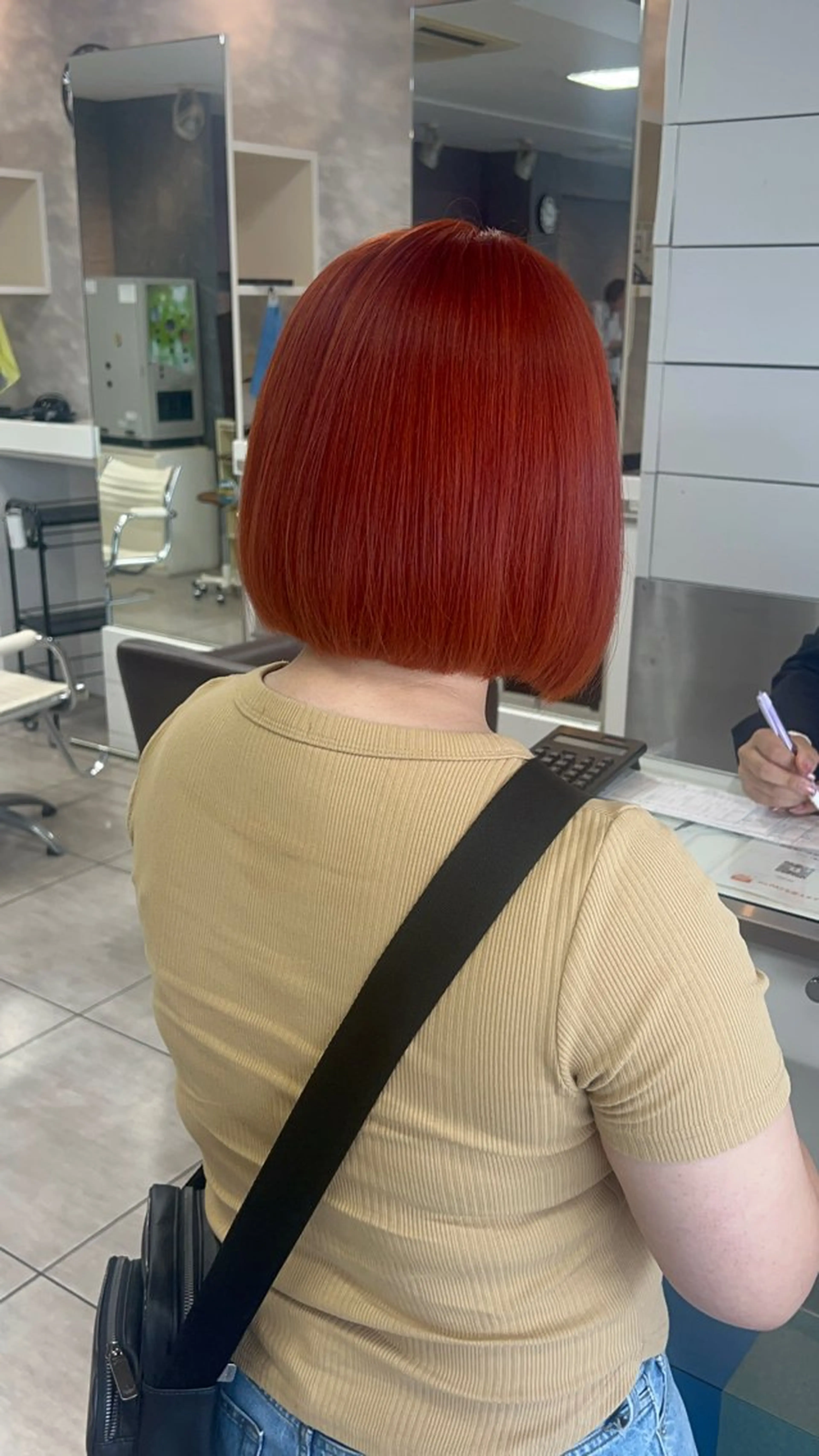ミディアム カラー ヘアアレンジ ヘアカラー トリートメント インナー×縮毛矯正 ピンクカラー澤井里菜のヘアスタイル