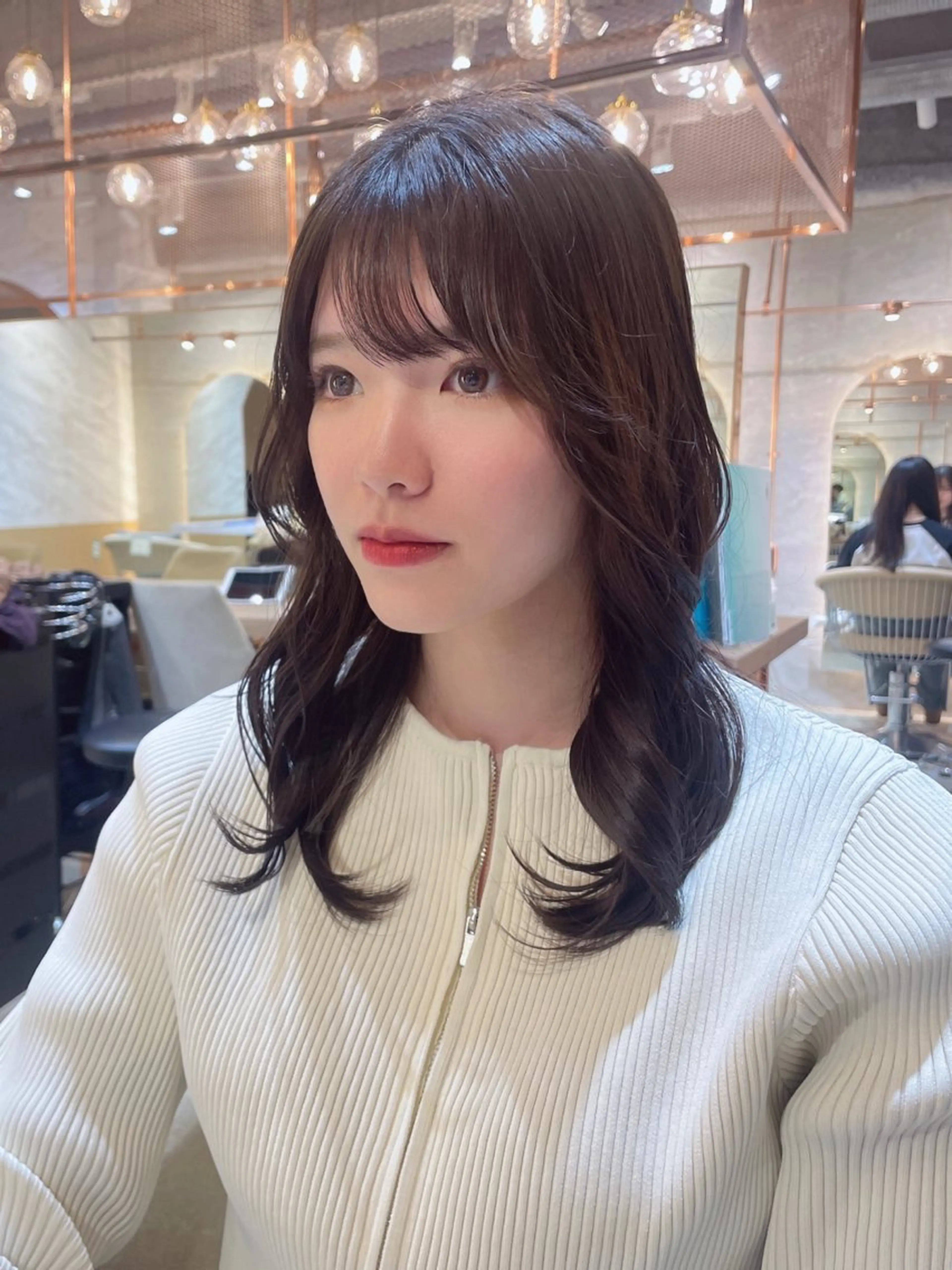 セミロング カラー カット ヘアカラー トリートメント 透明感カラー／韓国 レイヤーmomokaのヘアスタイル