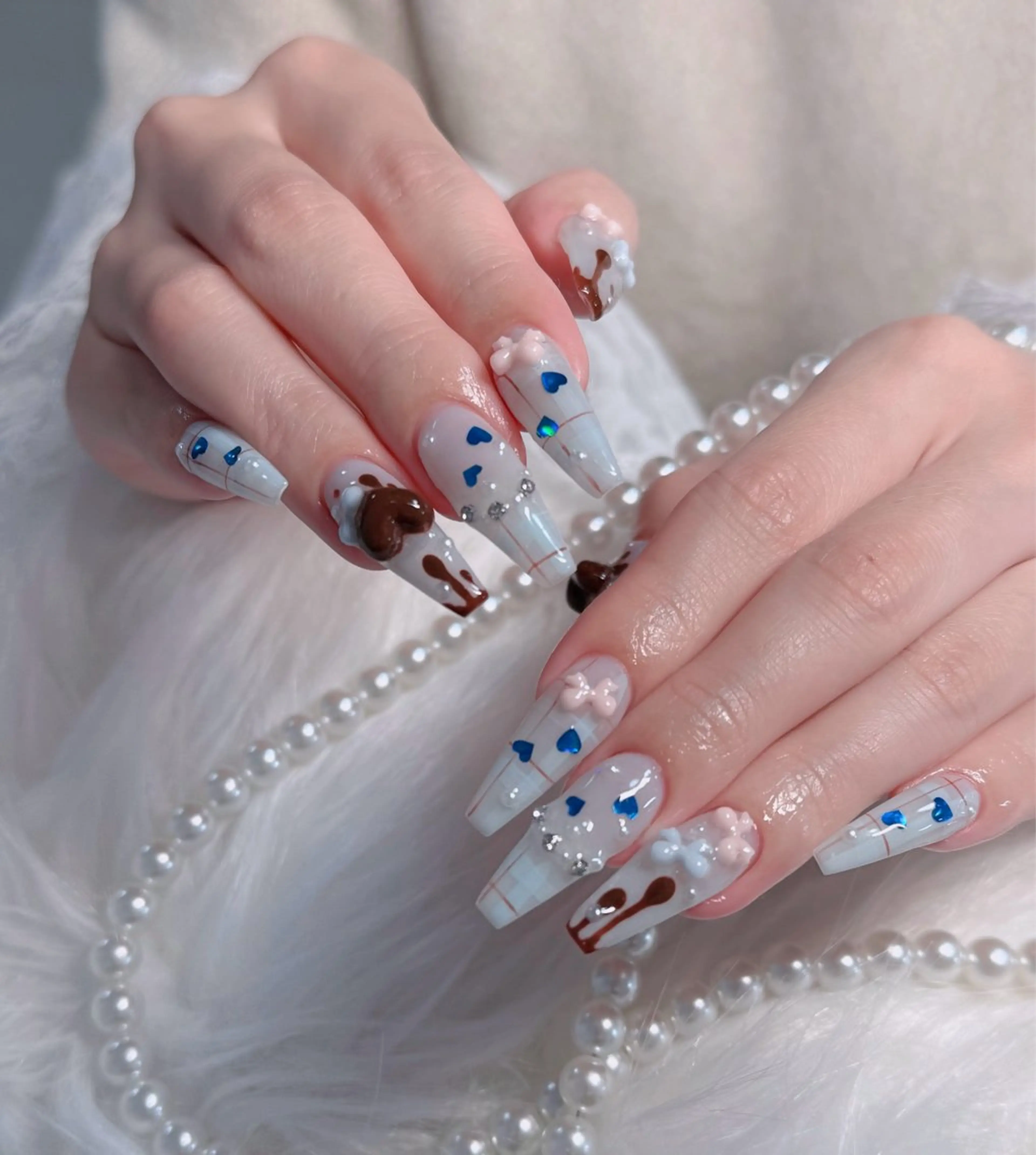 ネイル オーロラネイル フレンチネイル ジェルネイル ハロウィン キラキラネイル ハンドネイル H.baby Nail Salon所属・H.baby Nail Salonのネイルデザイン