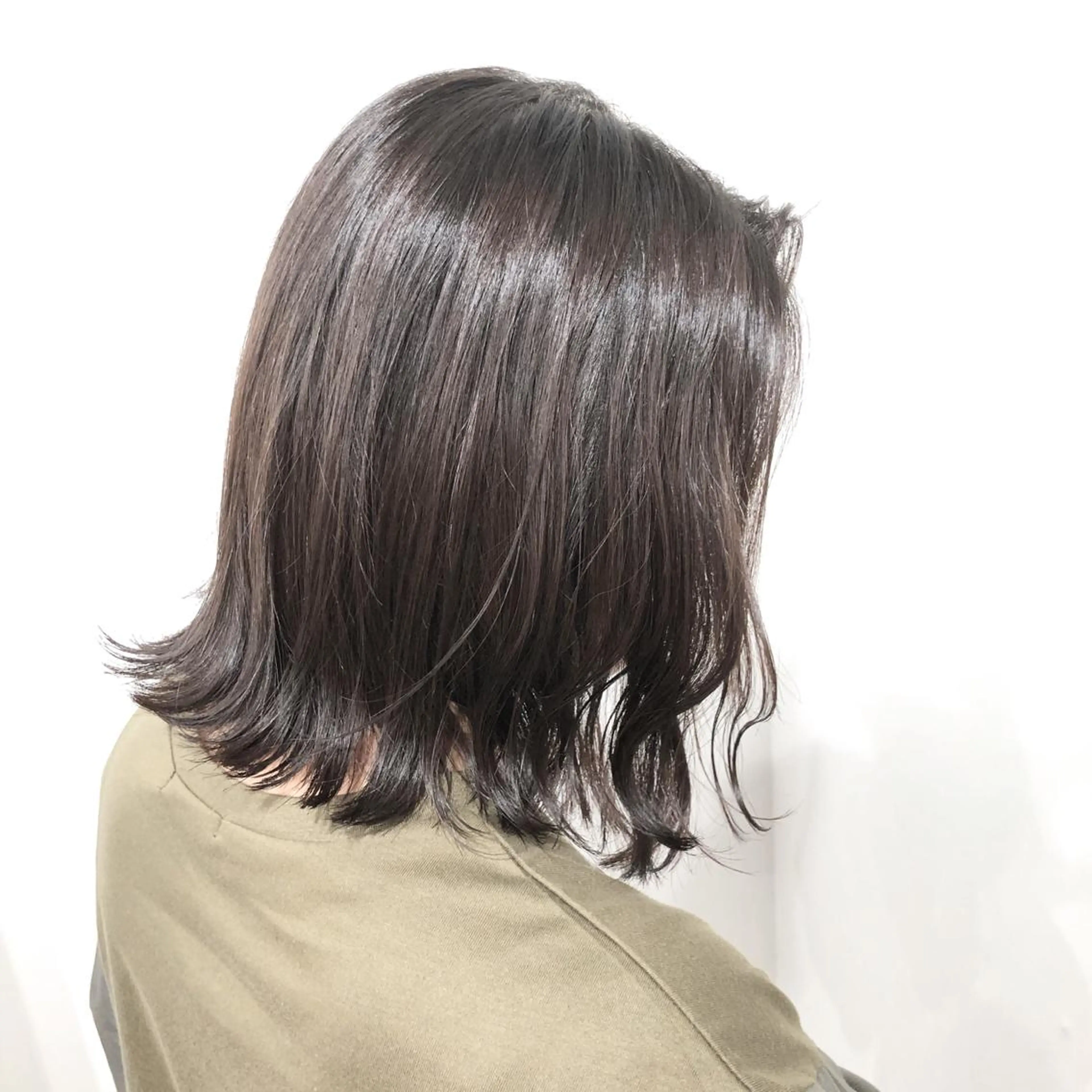 ショート カラー アッシュ ボブ 外ハネヘア カット ヘアカラー トリートメント Le/a谷町 野上幹太のヘアスタイル