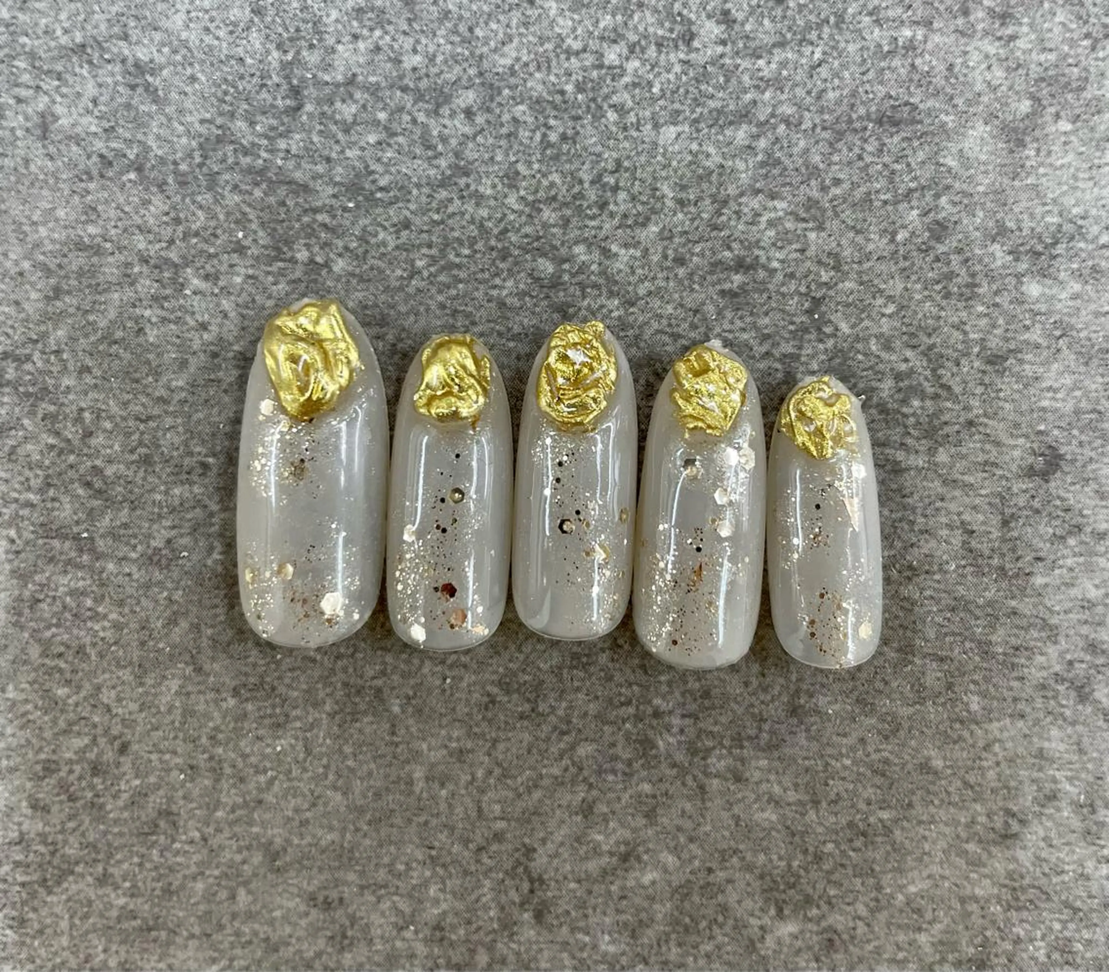ネイル アートネイル ミラーネイル eclat BEAUTY NAIL SALON所属・eclat 🍓Yoshidaのネイルデザイン