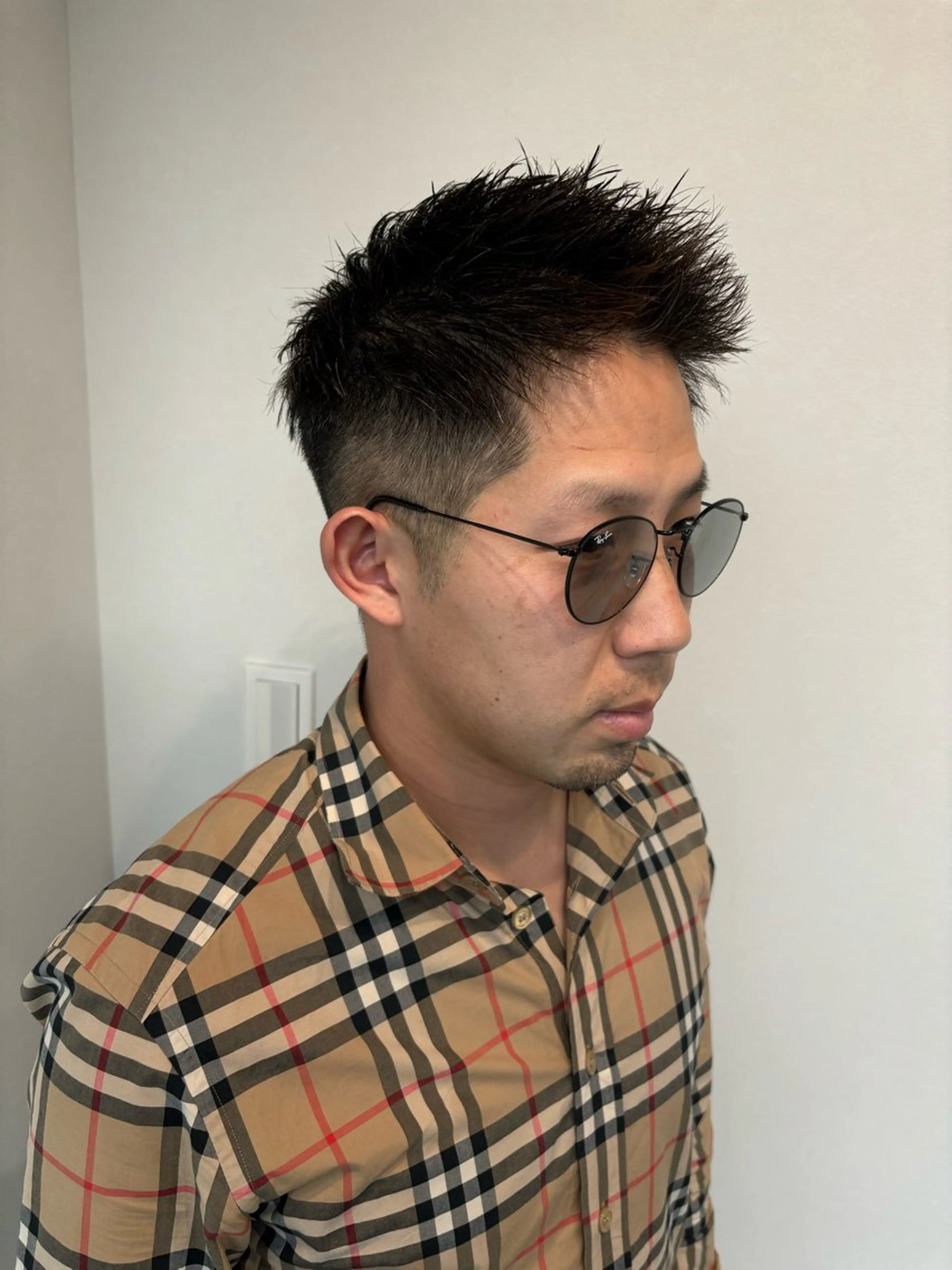 ショート メンズ アップバング メンズショート 刈り上げ ショートヘア 穐田 航のヘアスタイル